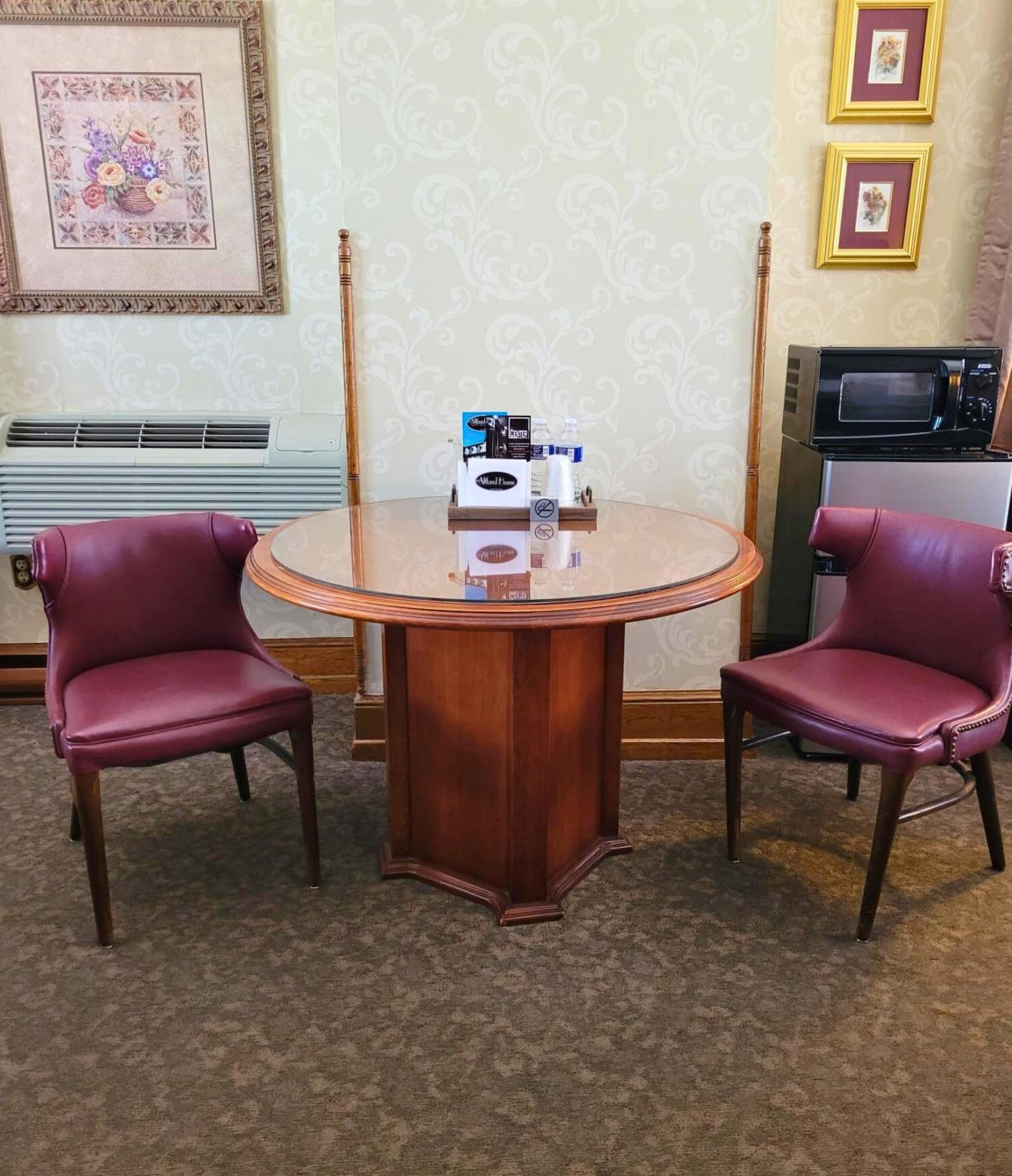 Altland House Inn & Suites photo 91