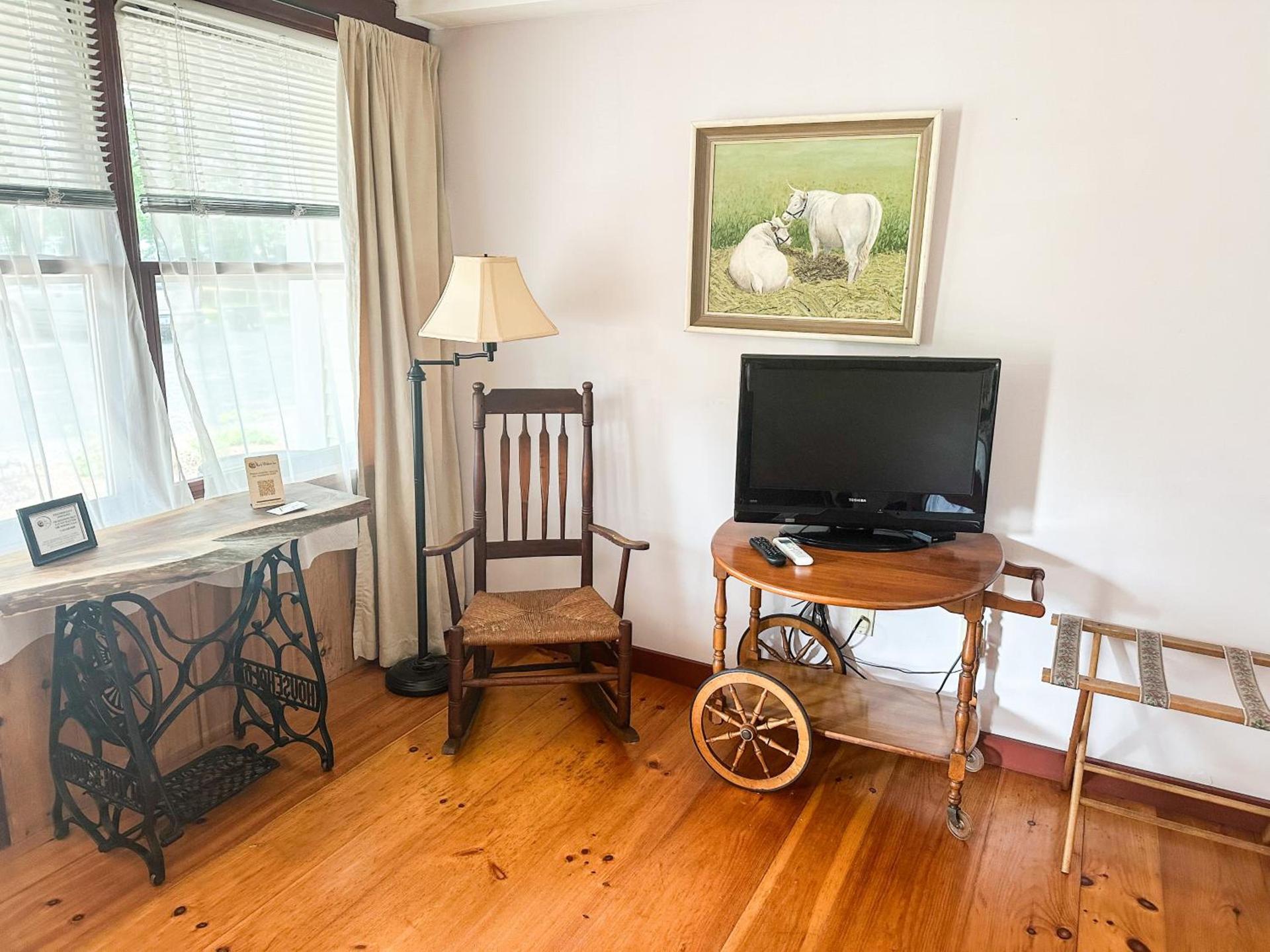 The Black Walnut Inn photo 40