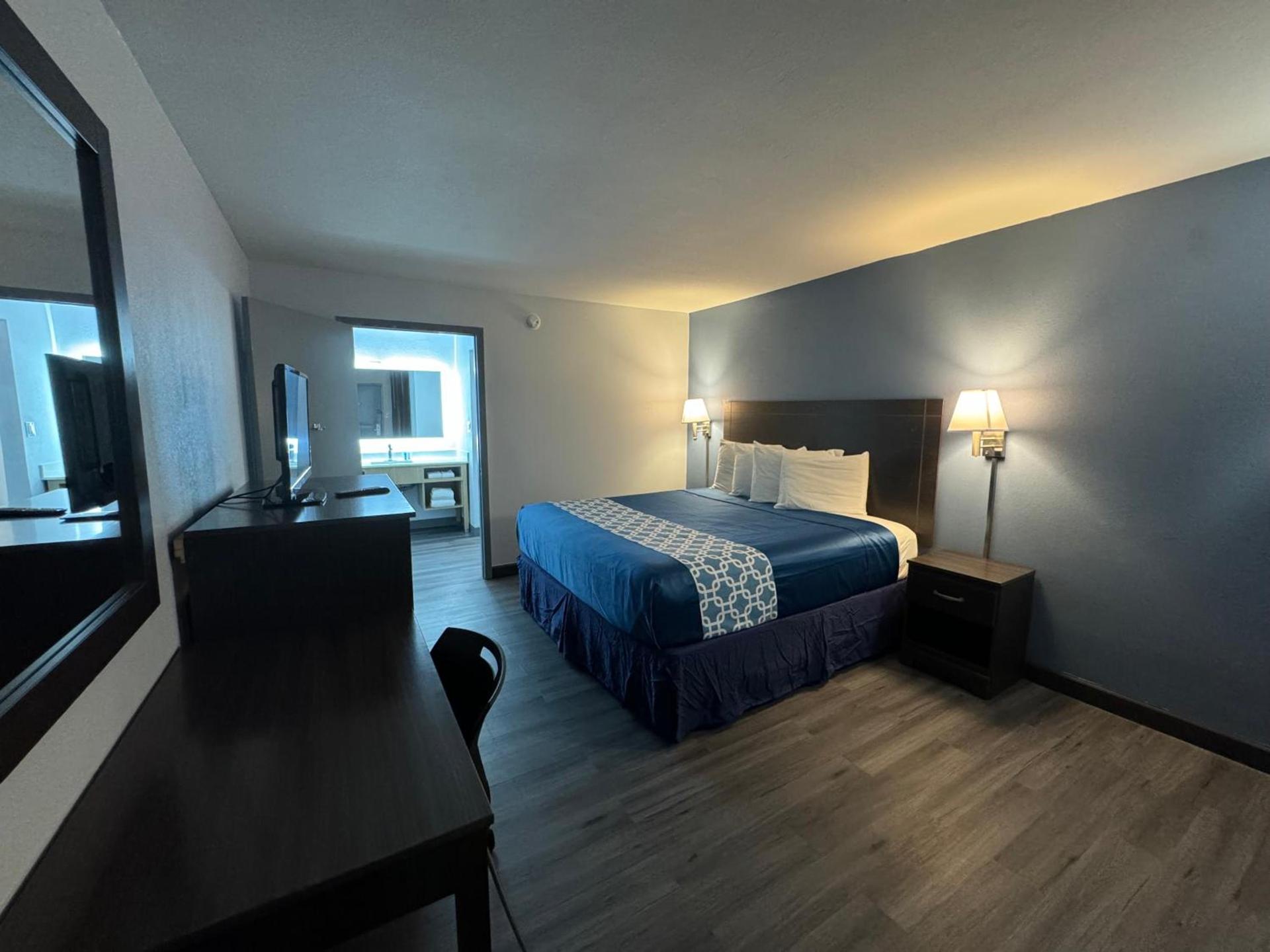 Days Inn by Wyndham Gainesville Hospital - University Area photo 8