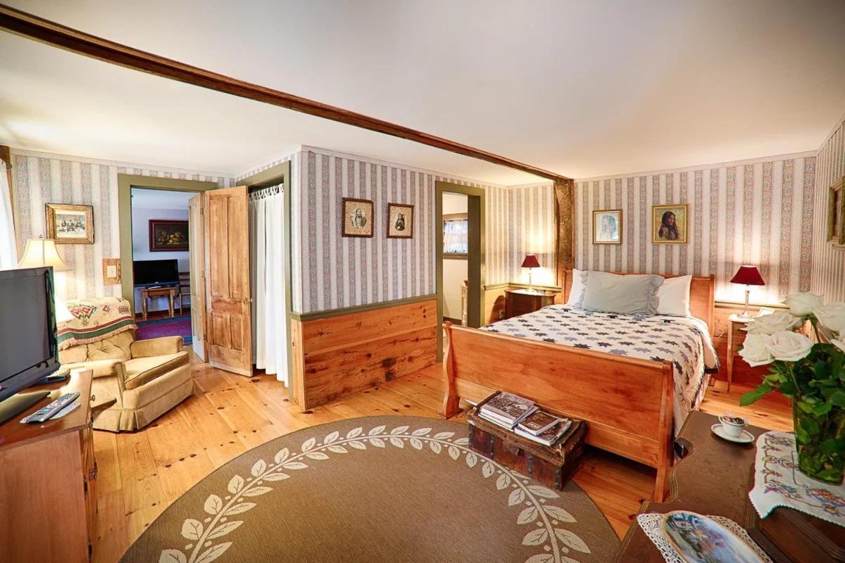 The Black Walnut Inn photo 44
