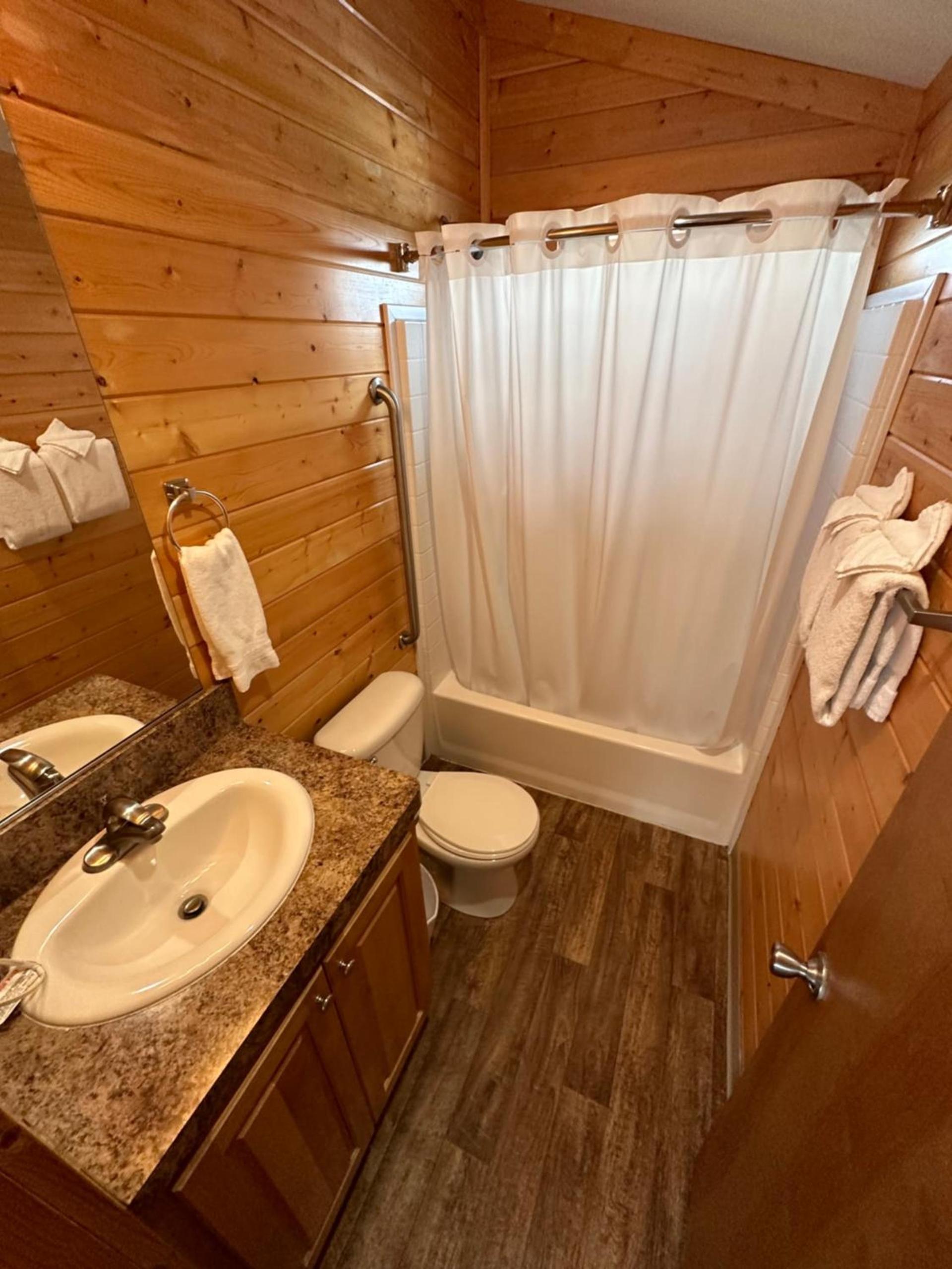 Westport Marina Cottages photo 32