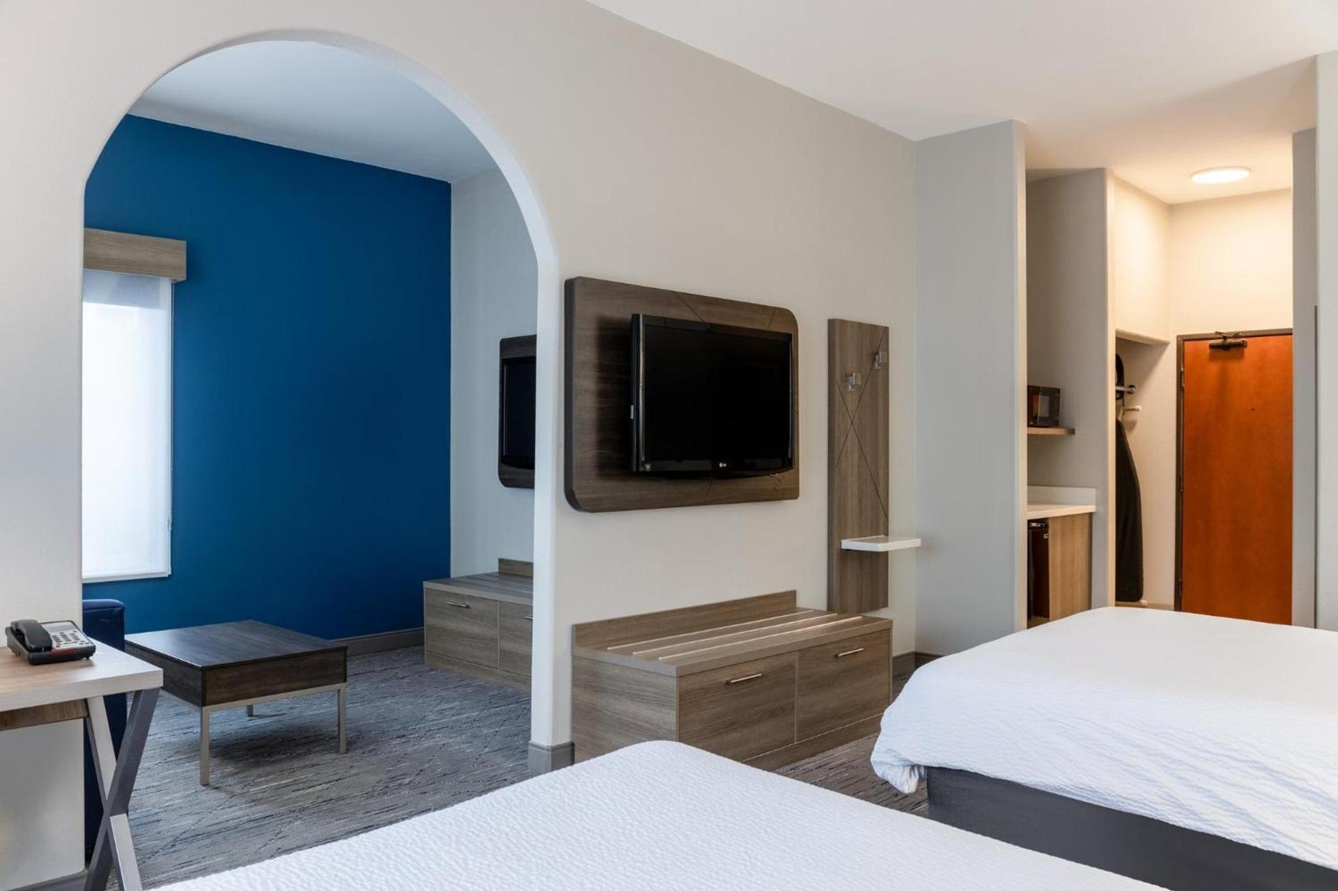 Holiday Inn Express Vancouver North by IHG photo 37