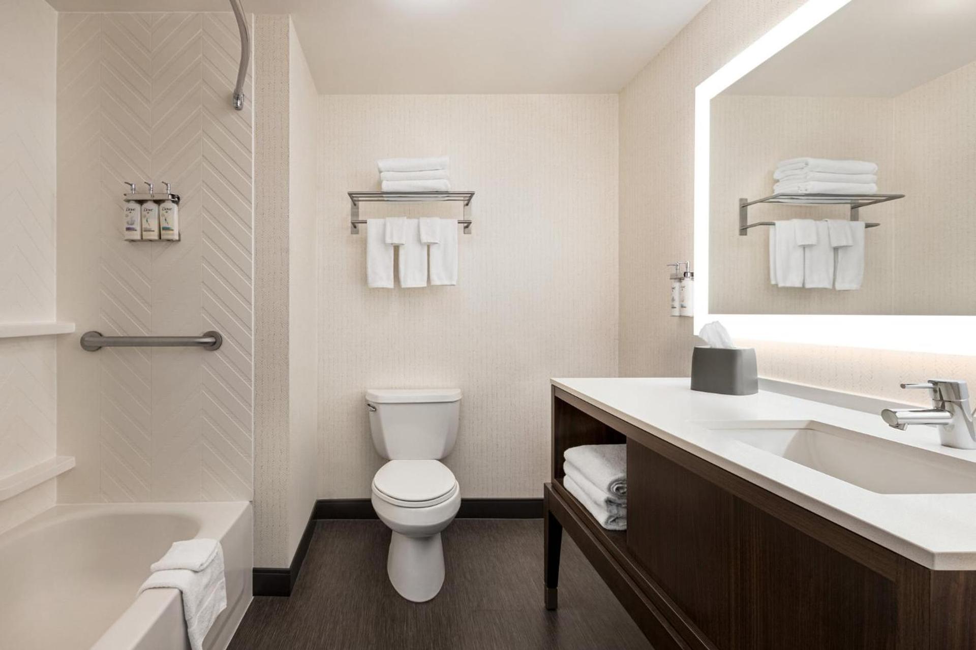 Holiday Inn Cheshire - Southington by IHG photo 29