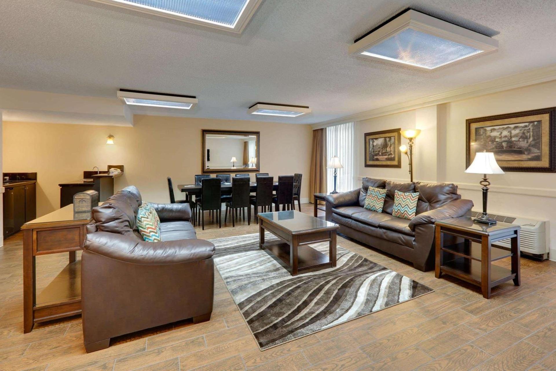 Wyndham Riverfront Hotel photo 34