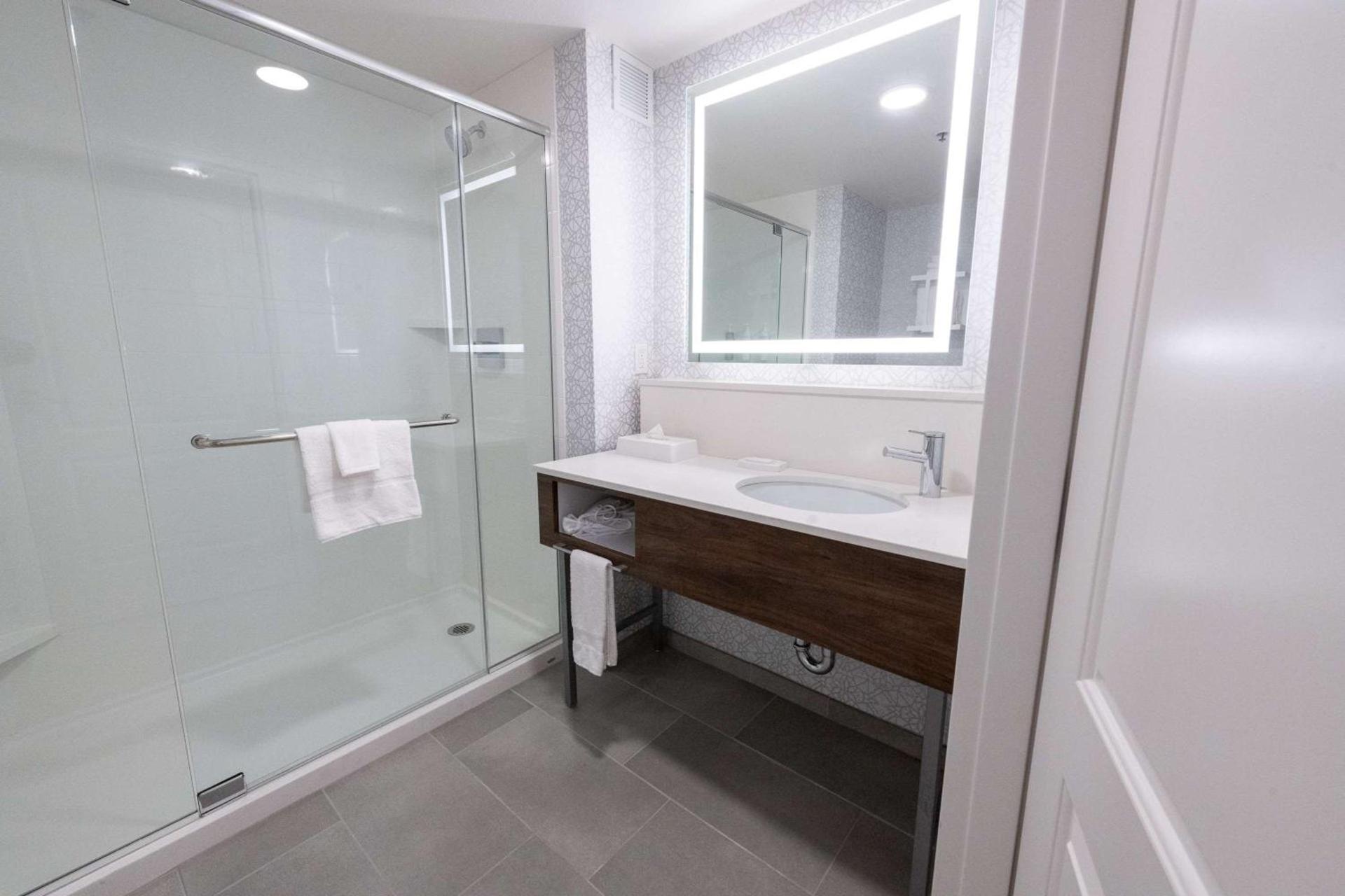 Hampton Inn Fremont photo 26