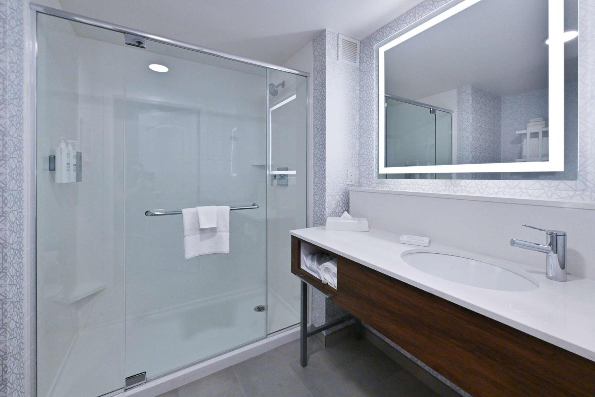 Hampton Inn Fremont photo 30