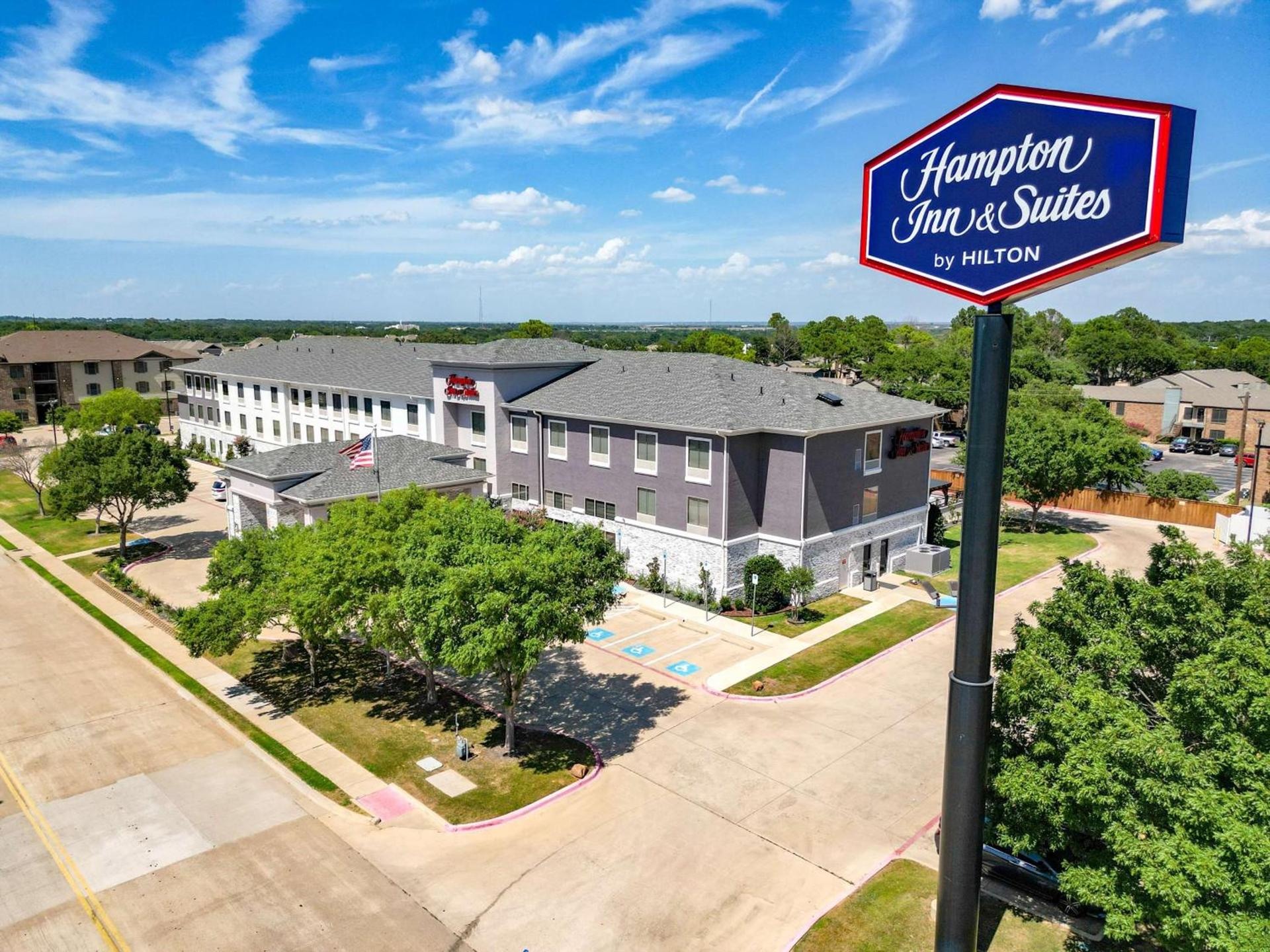 Hampton Inn & Suites Denton photo 46
