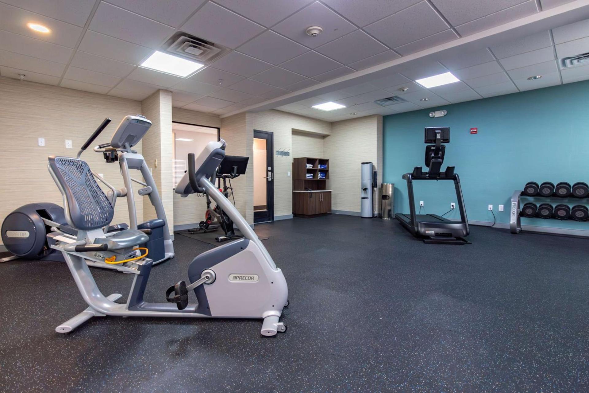 Hampton Inn & Suites Denton photo 14