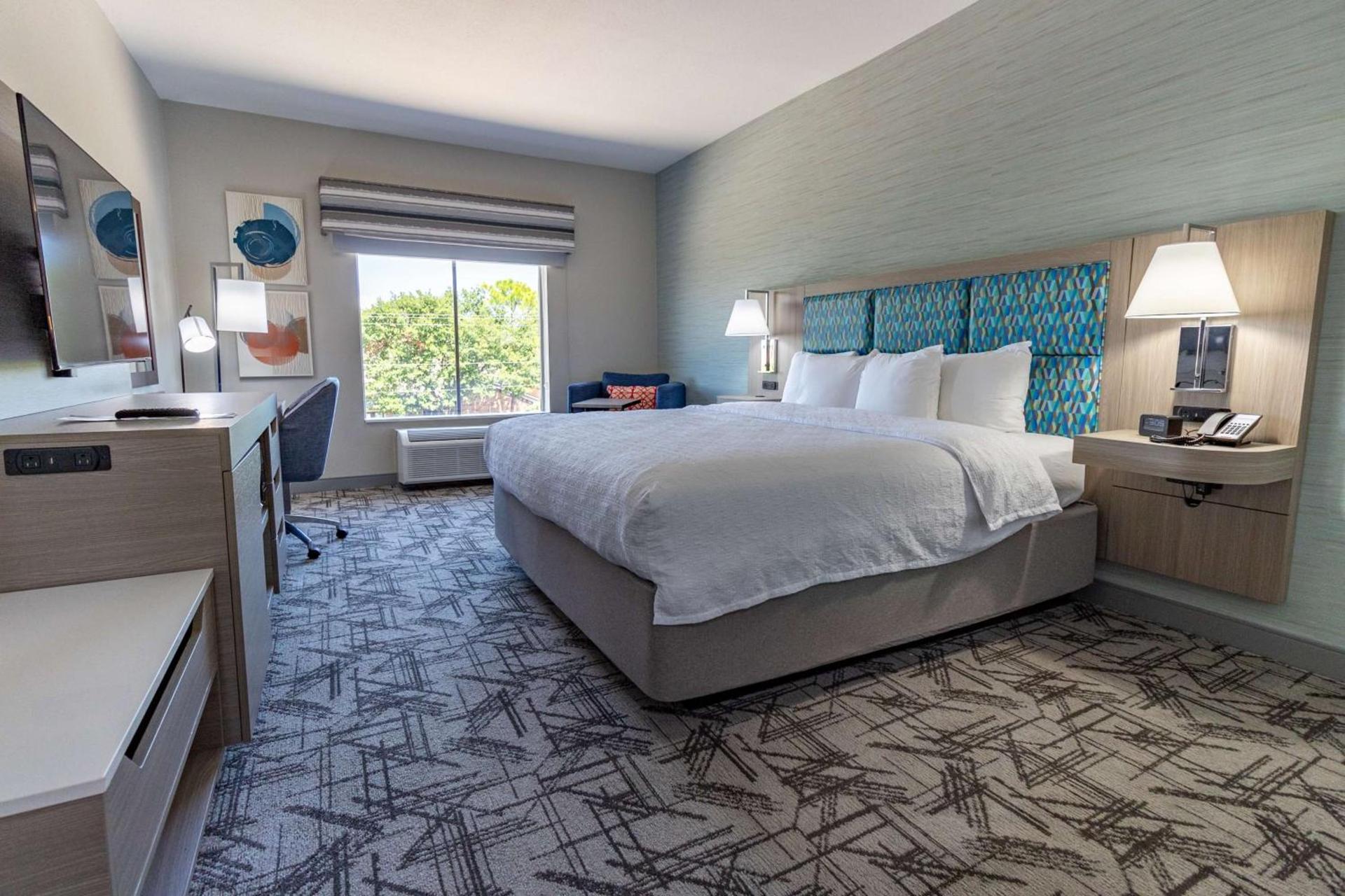 Hampton Inn & Suites Denton photo 29