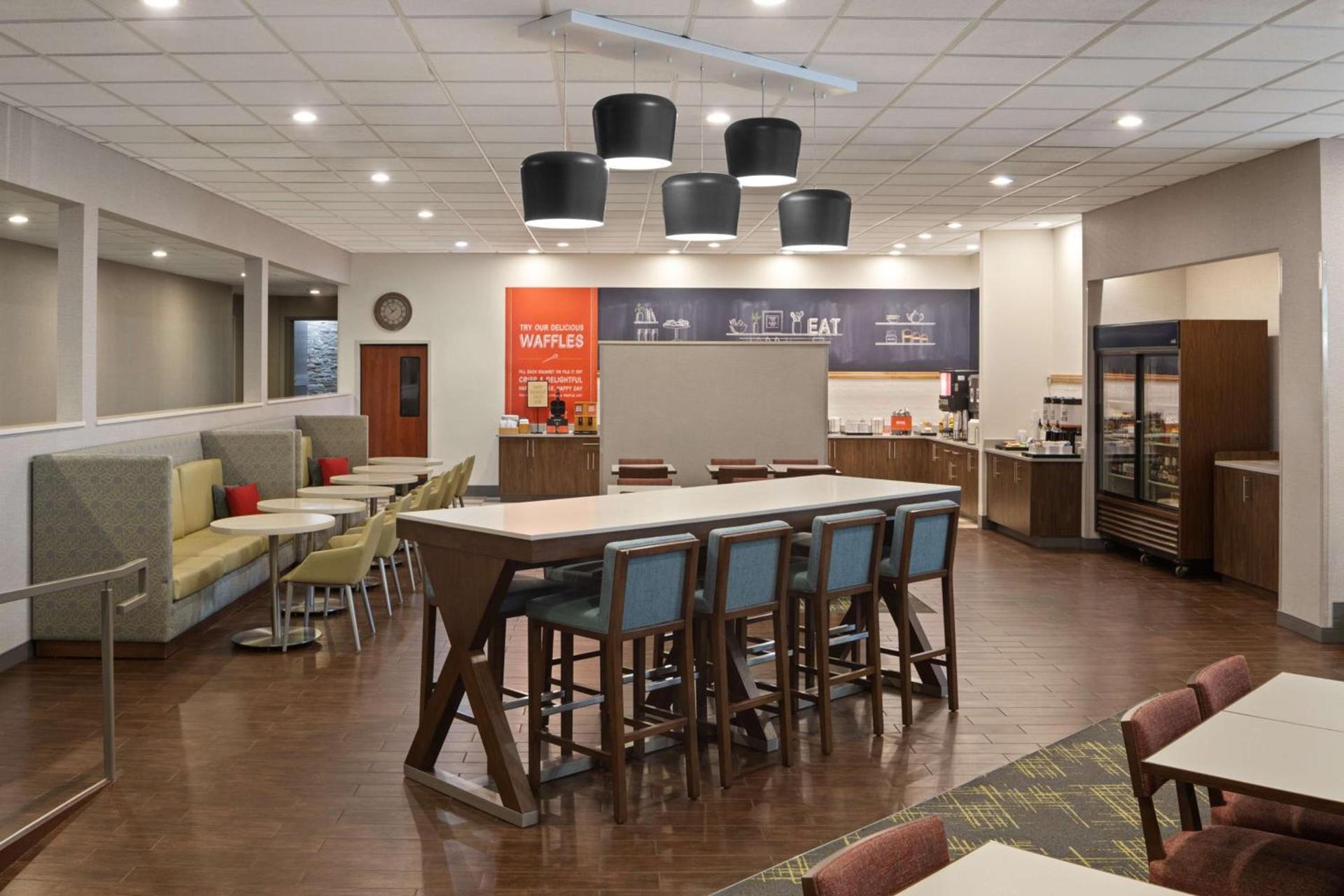 Hampton Inn Spokane Airport photo 8