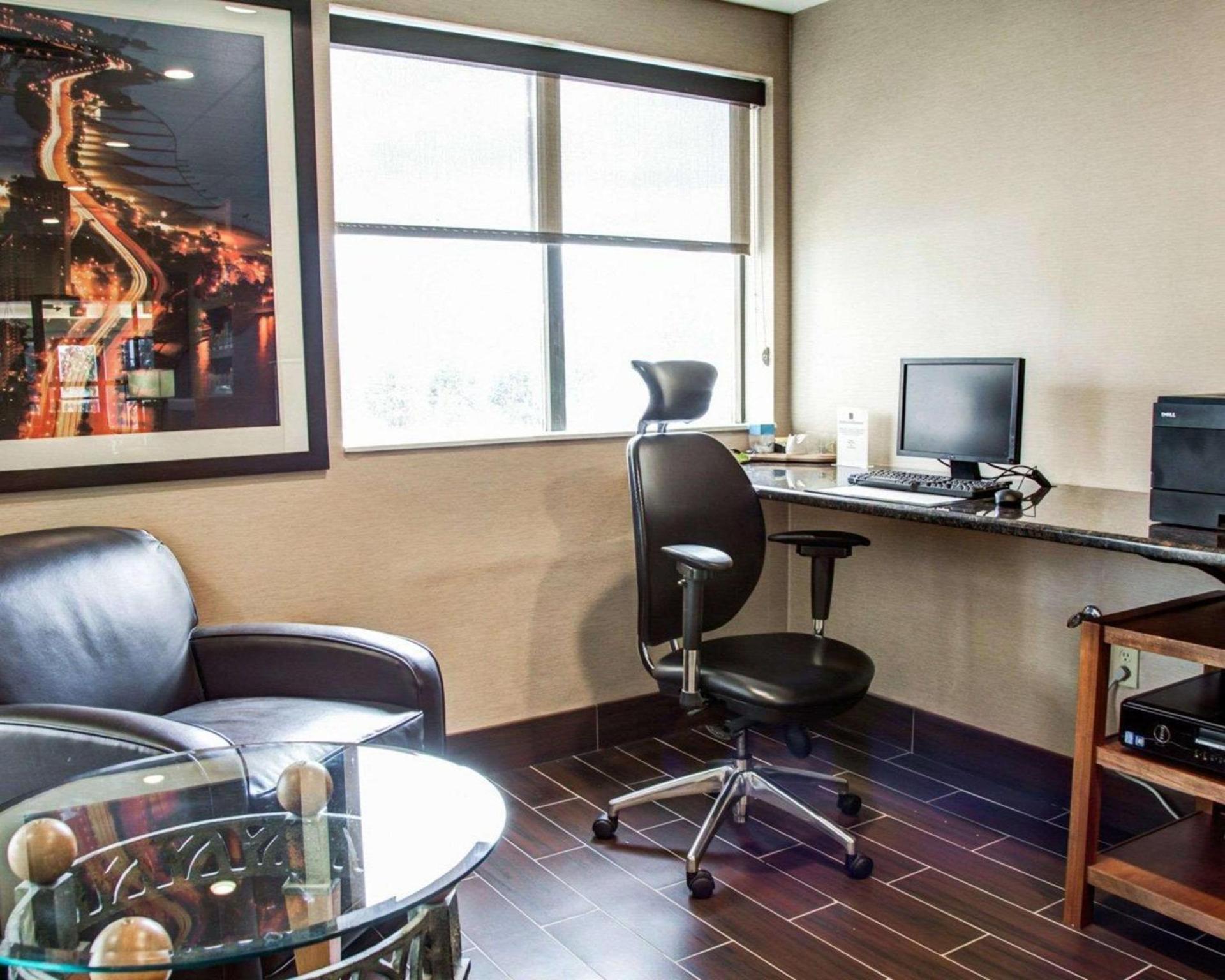 Comfort Suites Lombard - Addison photo 19