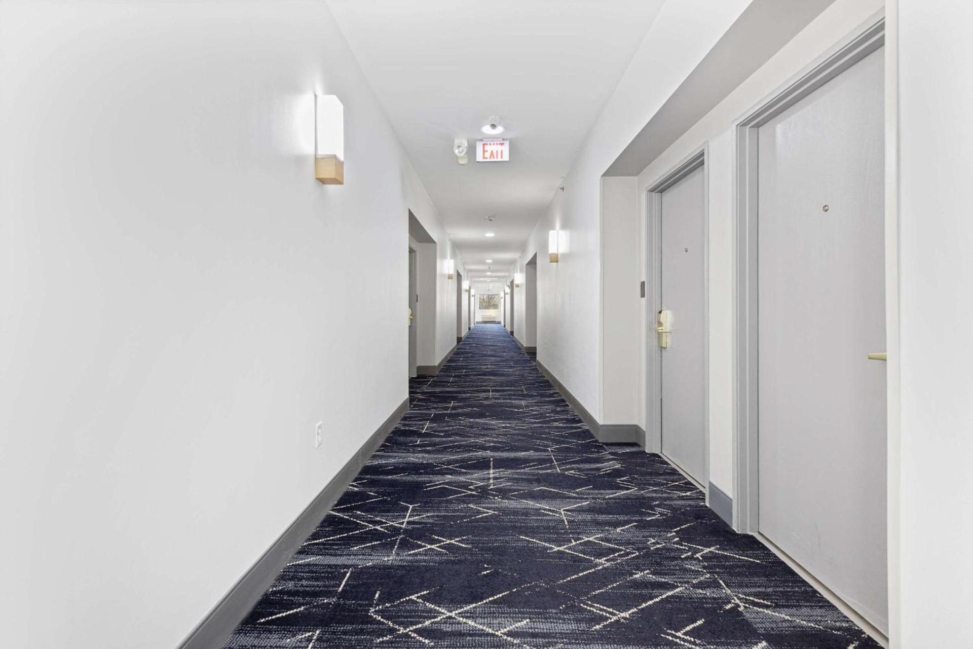 Comfort Suites Lombard - Addison photo 27