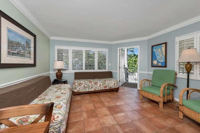 Vanderbilt Beach Resort photo 87