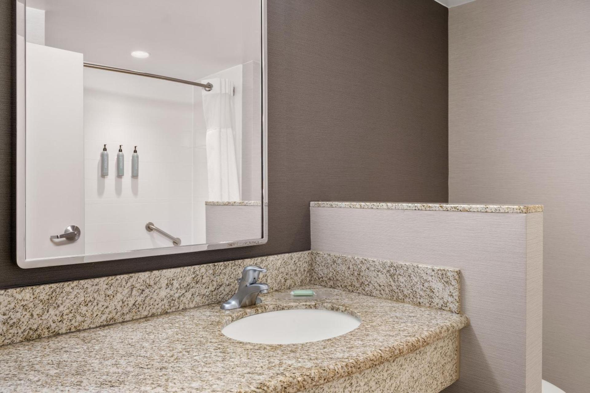 Courtyard by Marriott Evansville East photo 21
