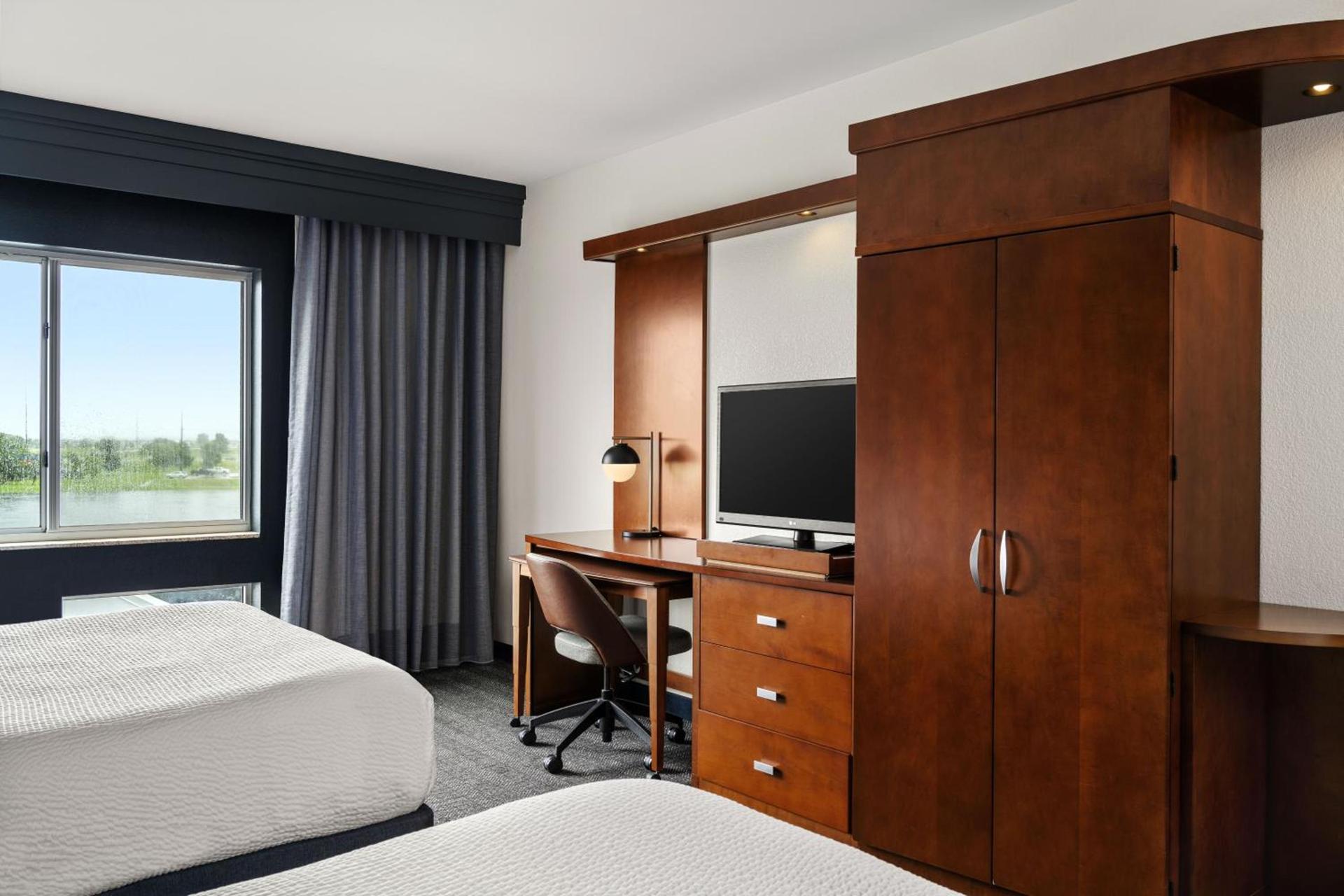 Courtyard by Marriott Evansville East photo 25