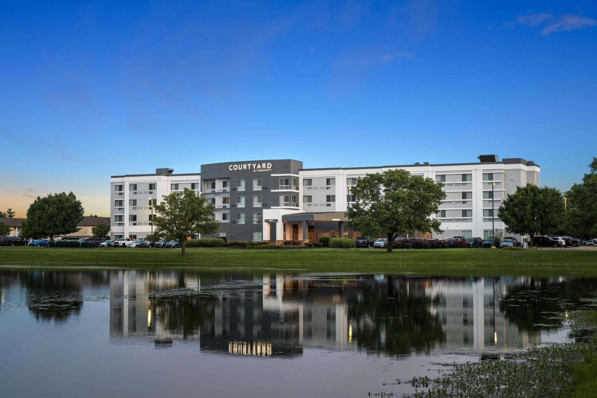 Courtyard by Marriott Evansville East photo 2