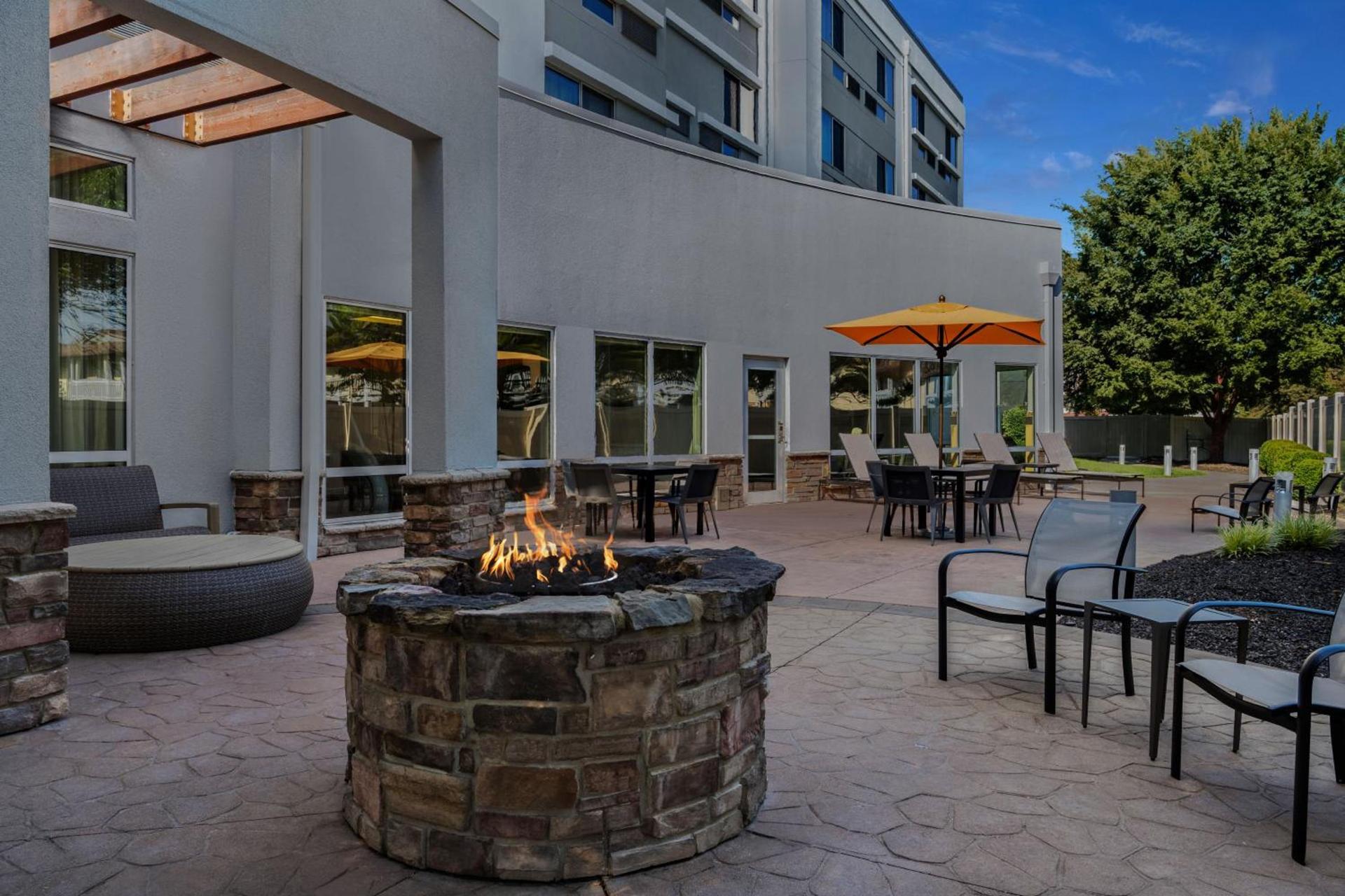 Courtyard by Marriott Evansville East photo 7