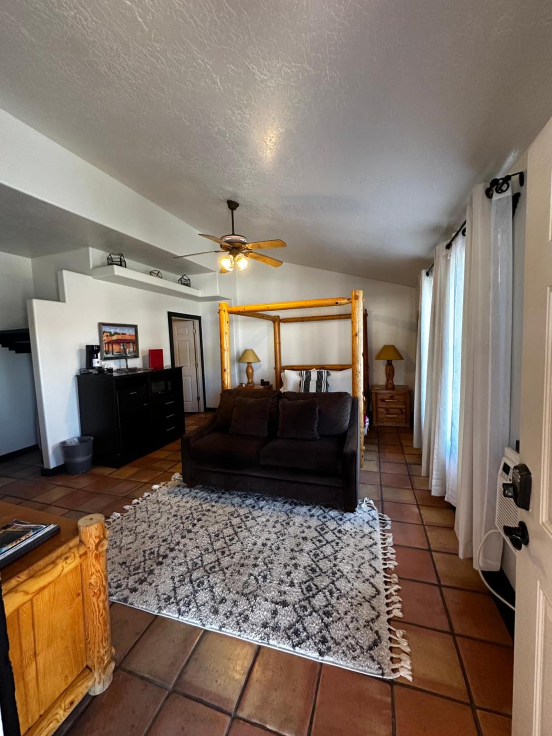 Adobe Rose Boutique Inn photo 18