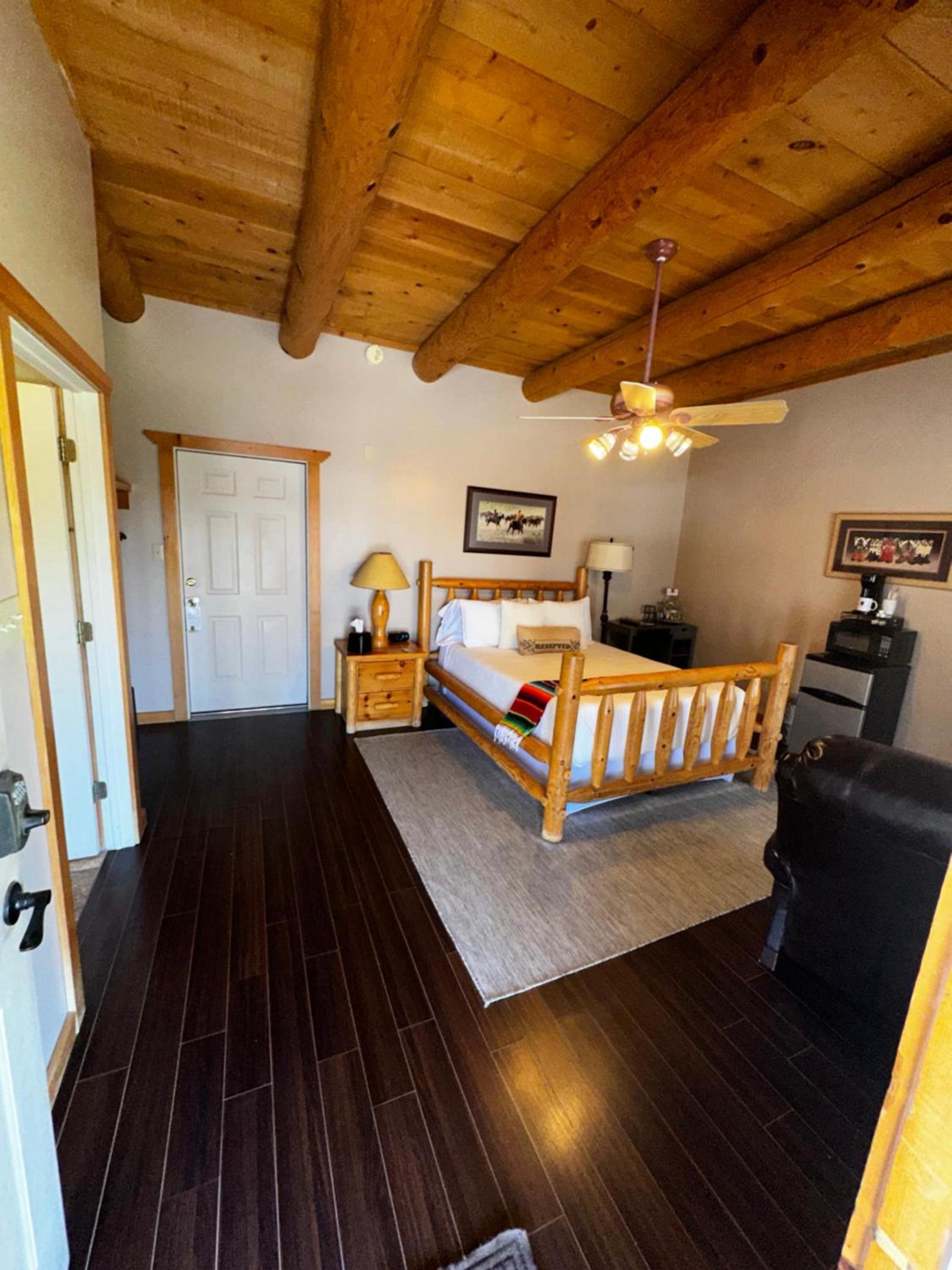 Adobe Rose Boutique Inn photo 11