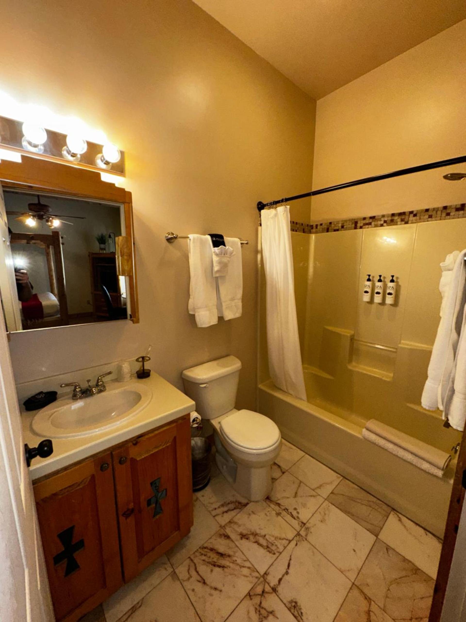 Adobe Rose Boutique Inn photo 7