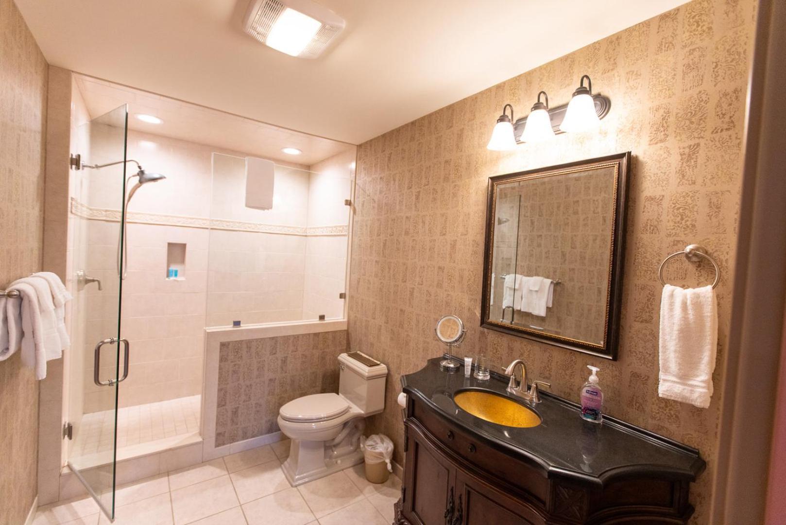 Howard's Creek Inn photo 24