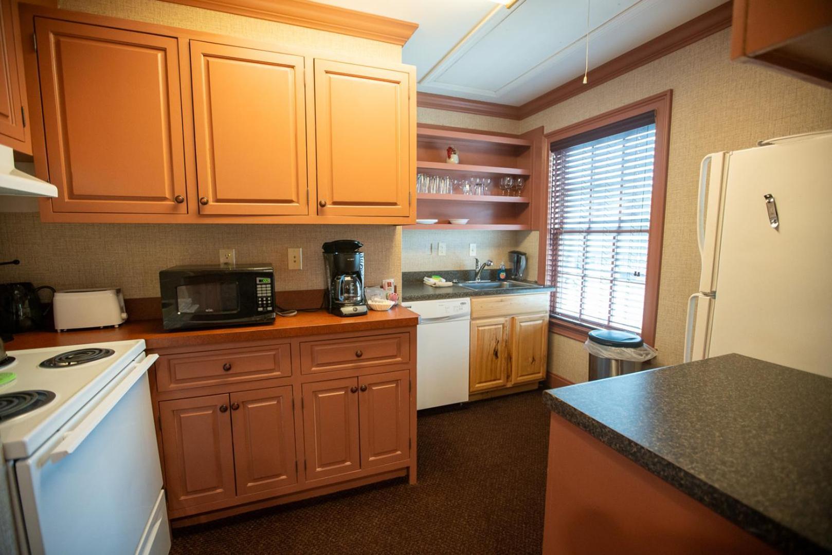 Howard's Creek Inn photo 35