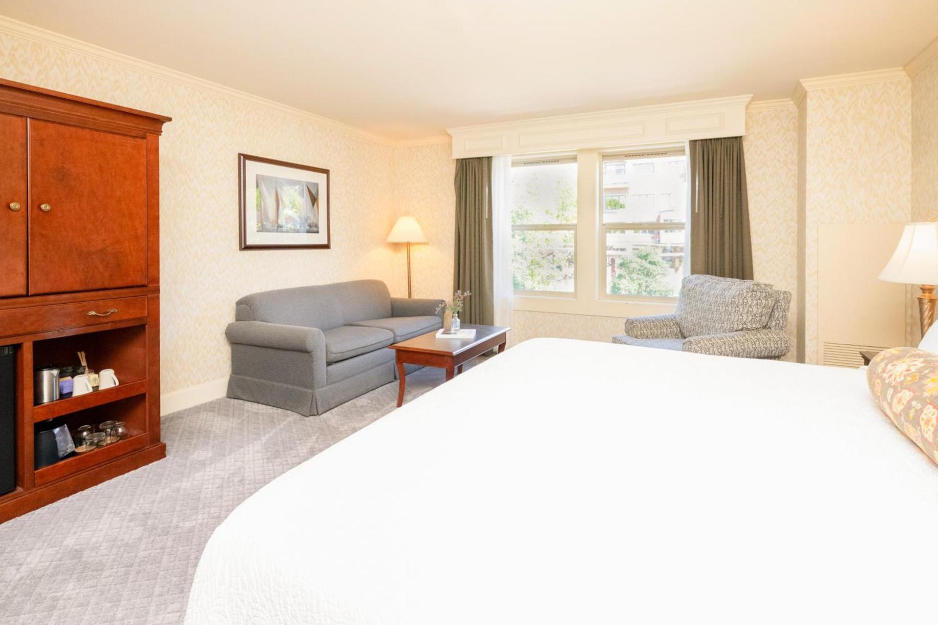 Fairhaven Village Inn photo 25