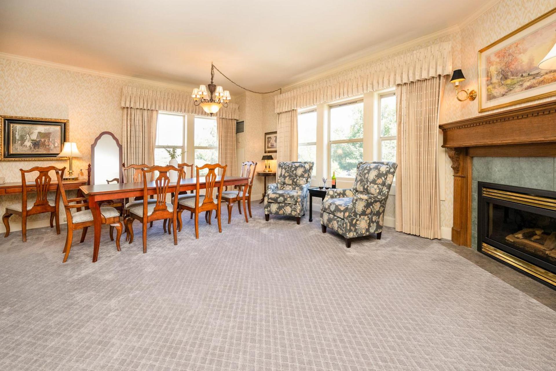Fairhaven Village Inn photo 26