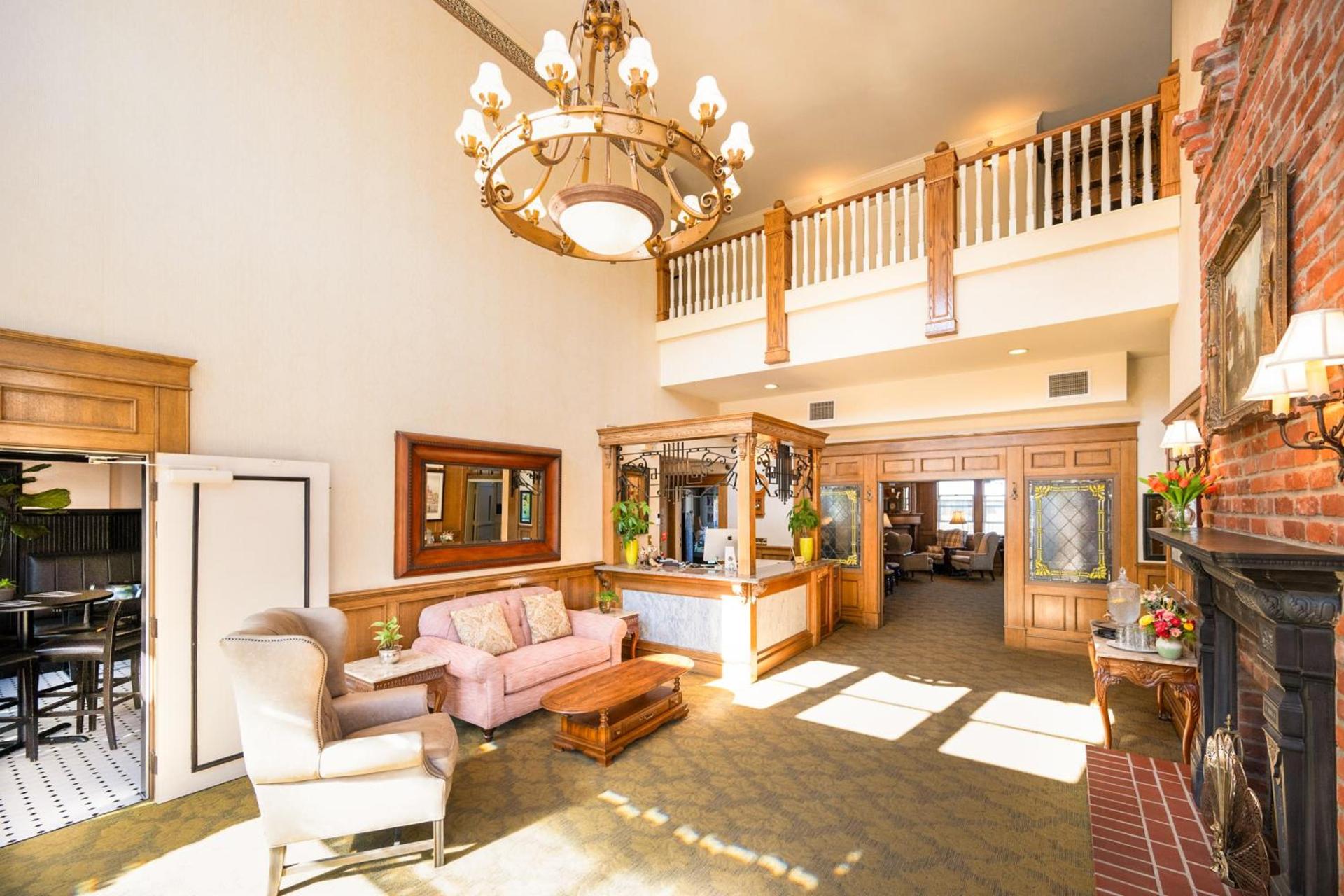 Fairhaven Village Inn photo 32