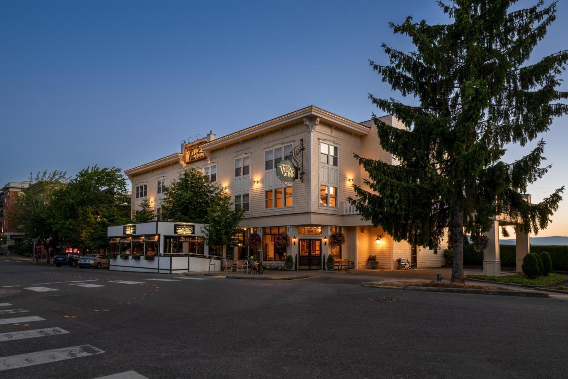 Fairhaven Village Inn photo 1