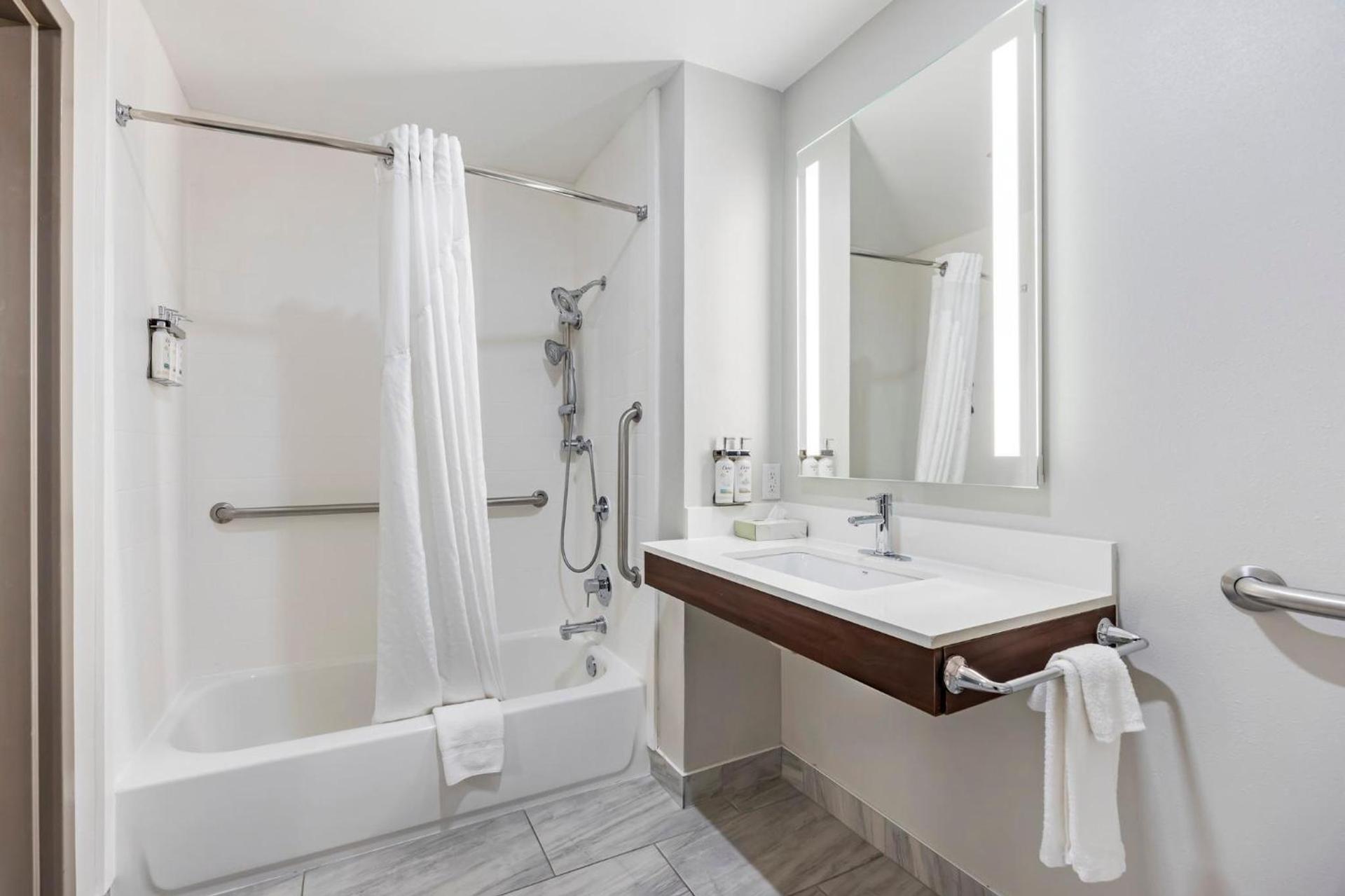 Holiday Inn Express White House by IHG photo 67
