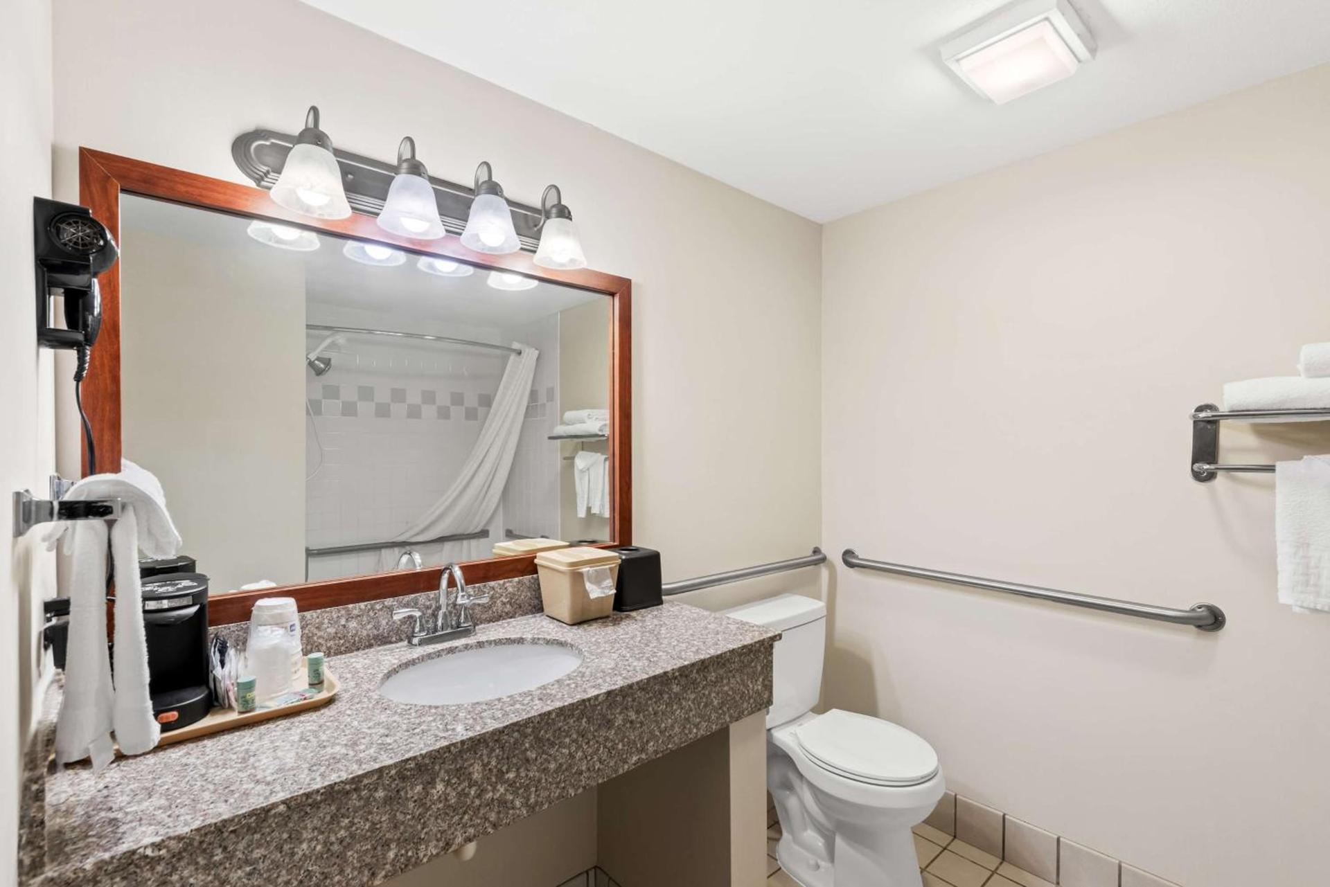 Best Western Airport Inn photo 27