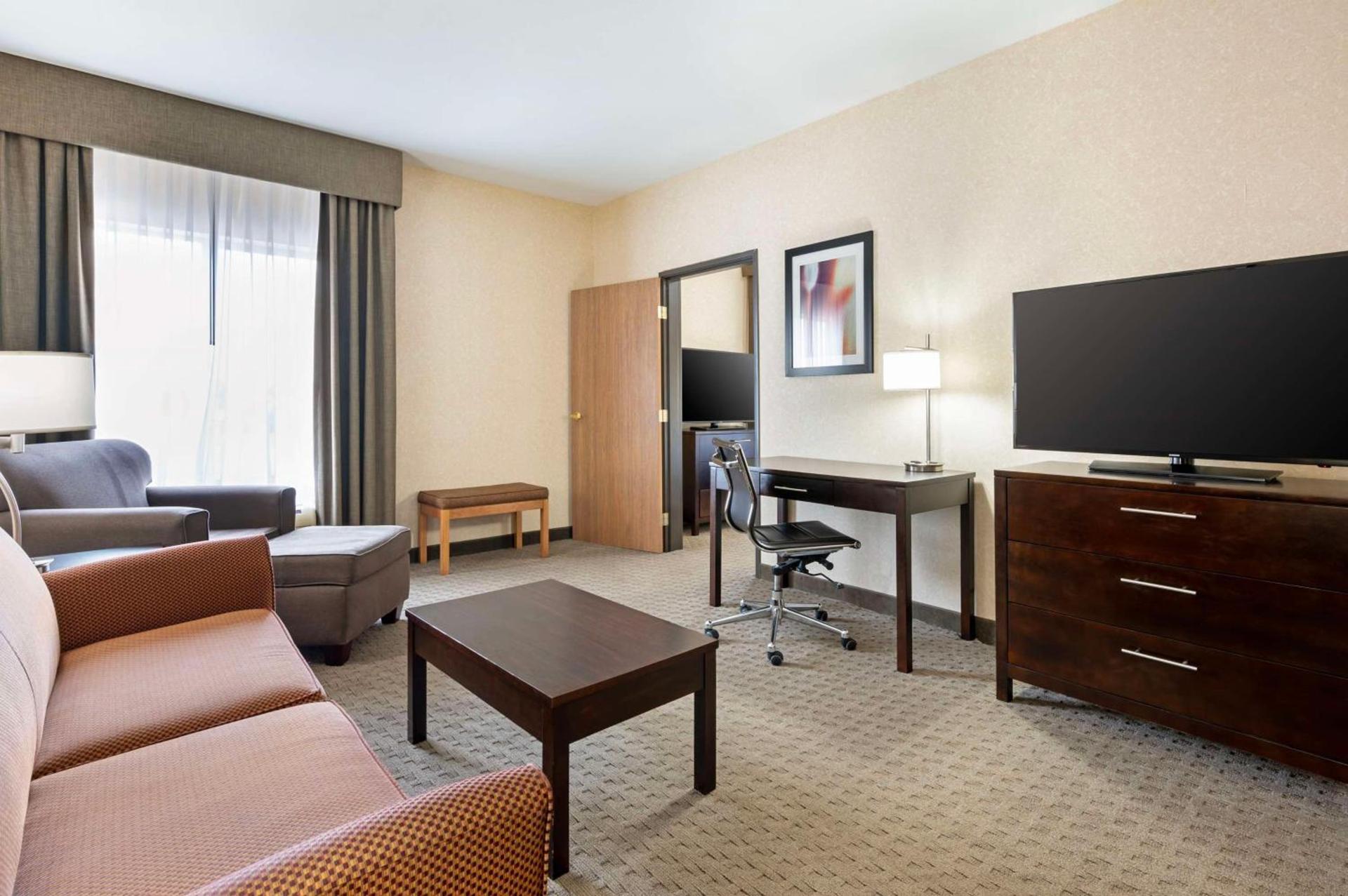 Best Western Plus Howe Inn photo 6