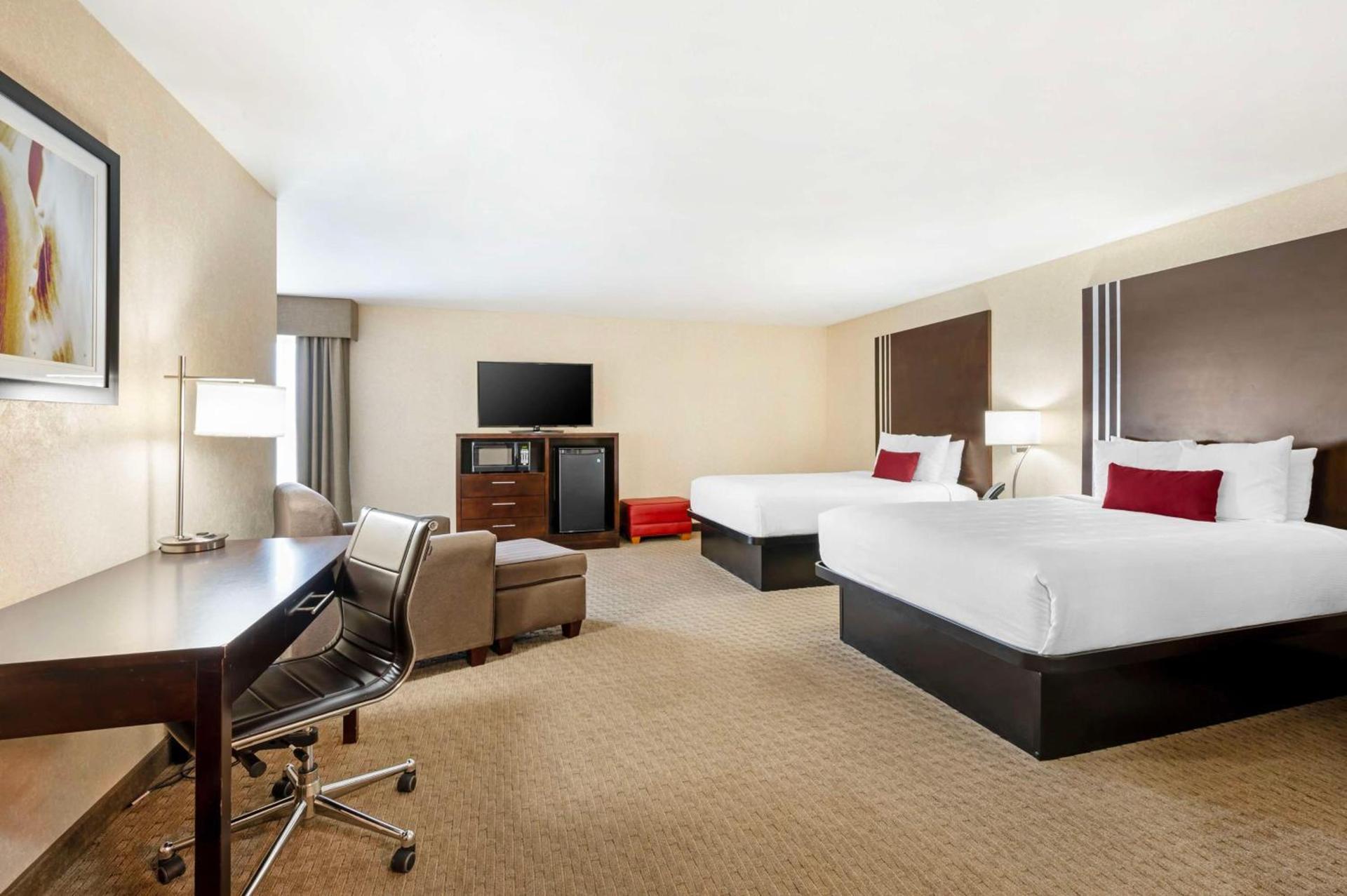 Best Western Plus Howe Inn photo 8