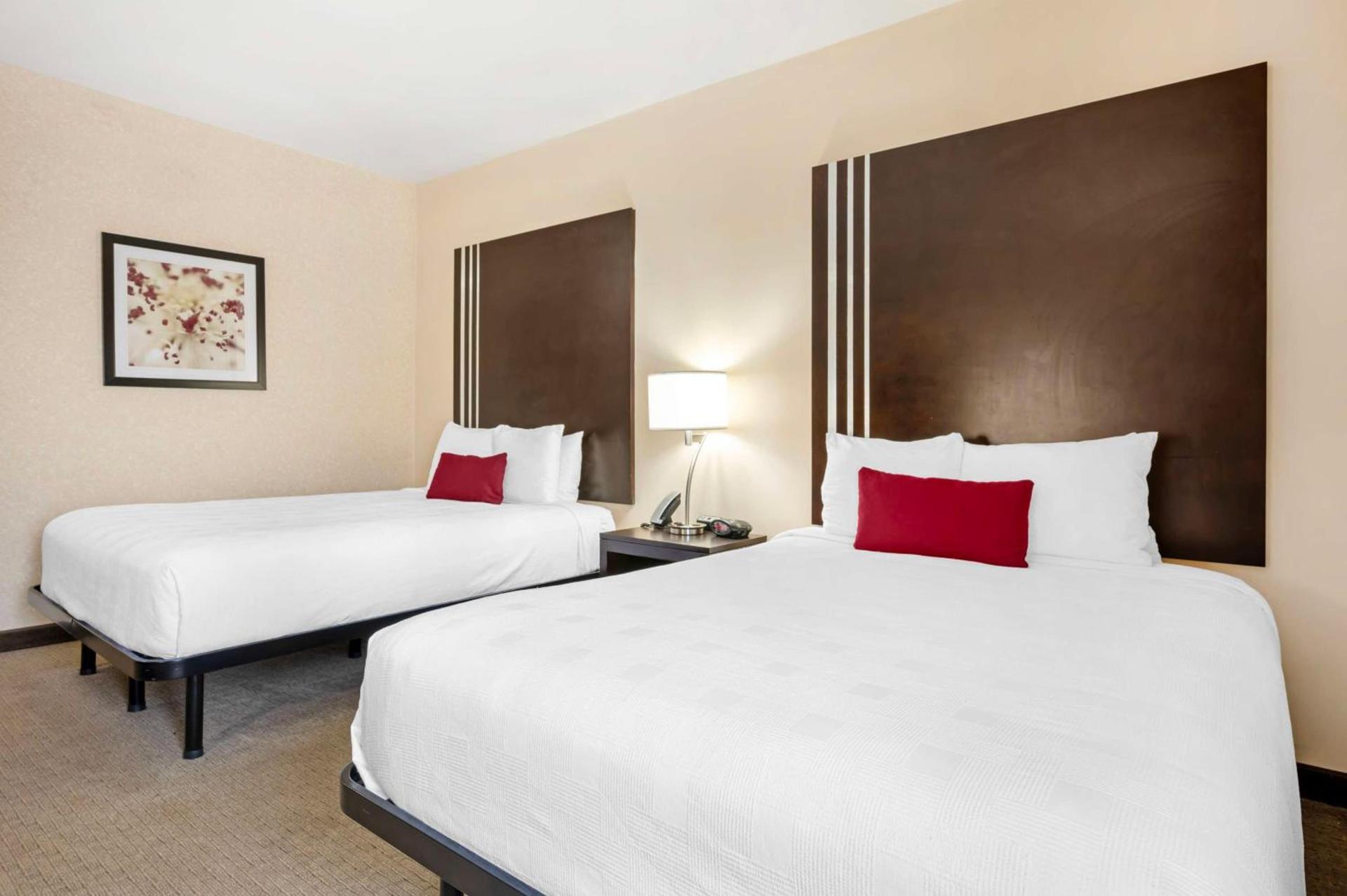 Best Western Plus Howe Inn photo 16