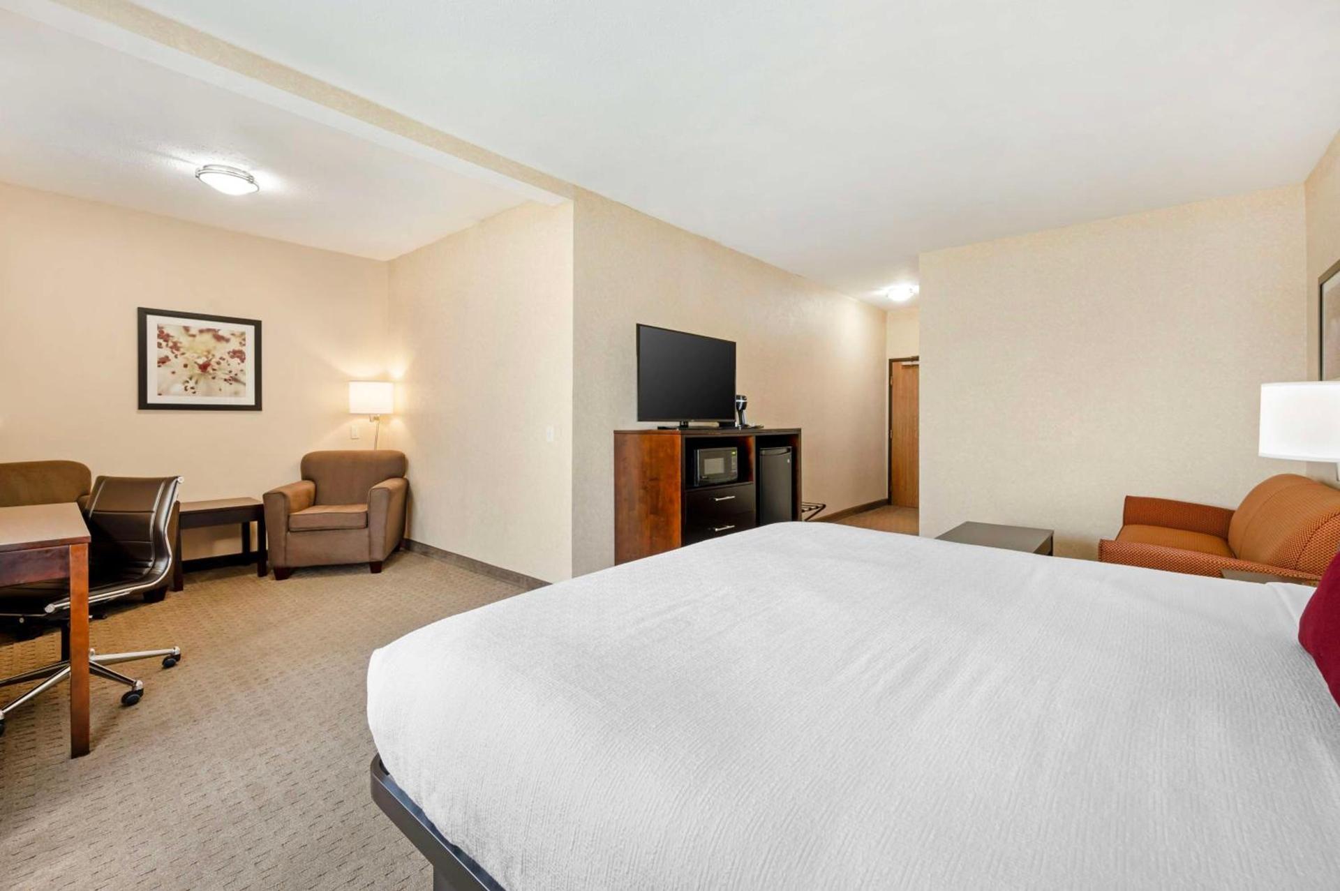 Best Western Plus Howe Inn photo 18