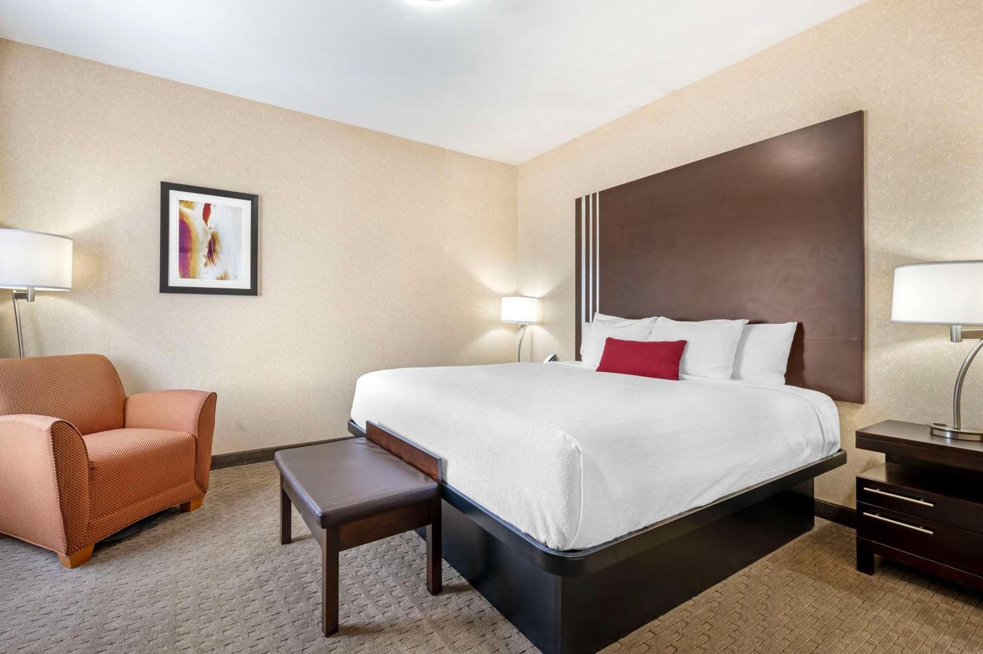 Best Western Plus Howe Inn photo 21