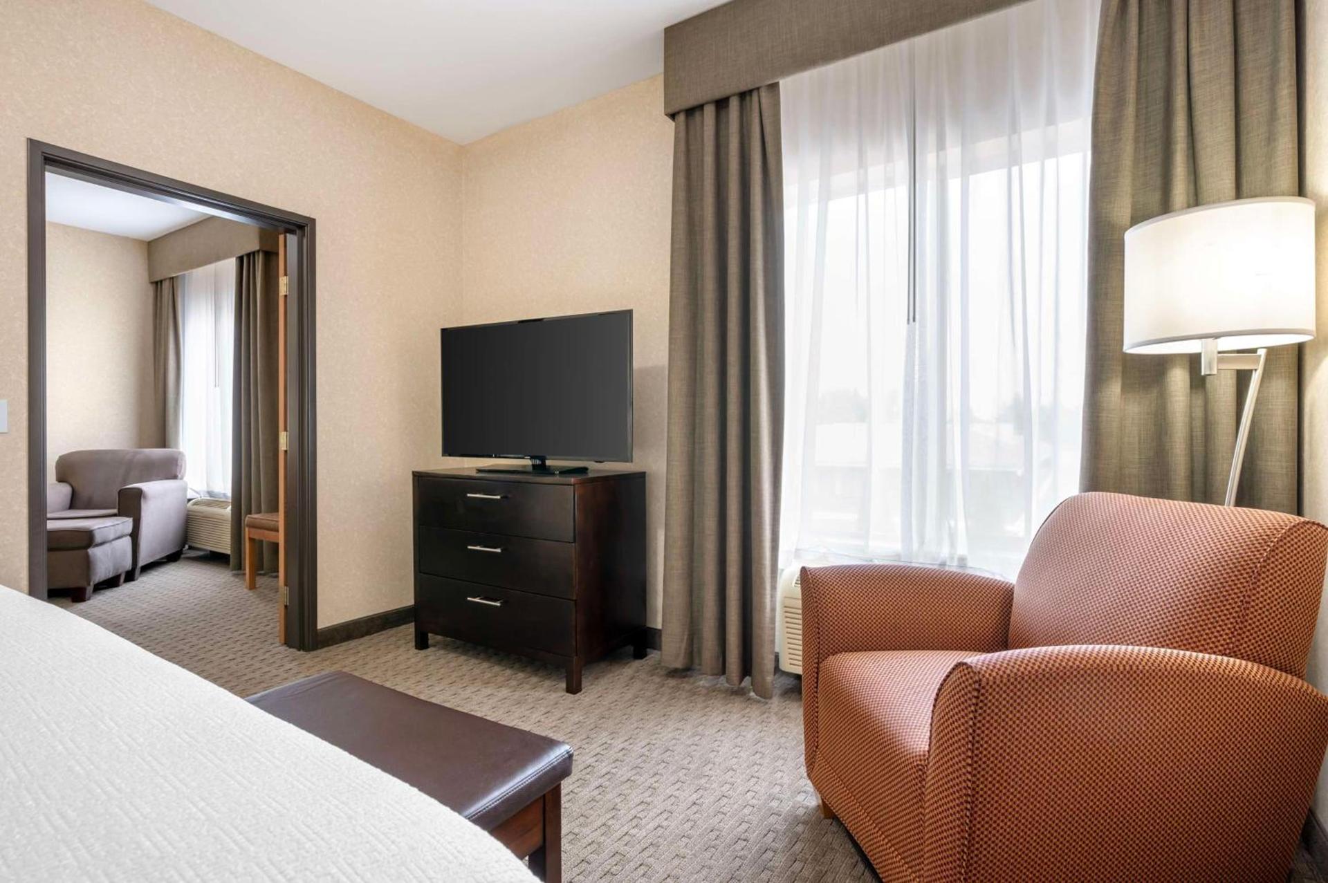 Best Western Plus Howe Inn photo 23