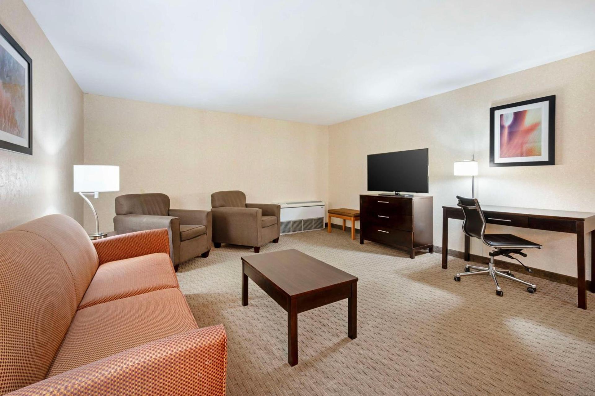 Best Western Plus Howe Inn photo 27