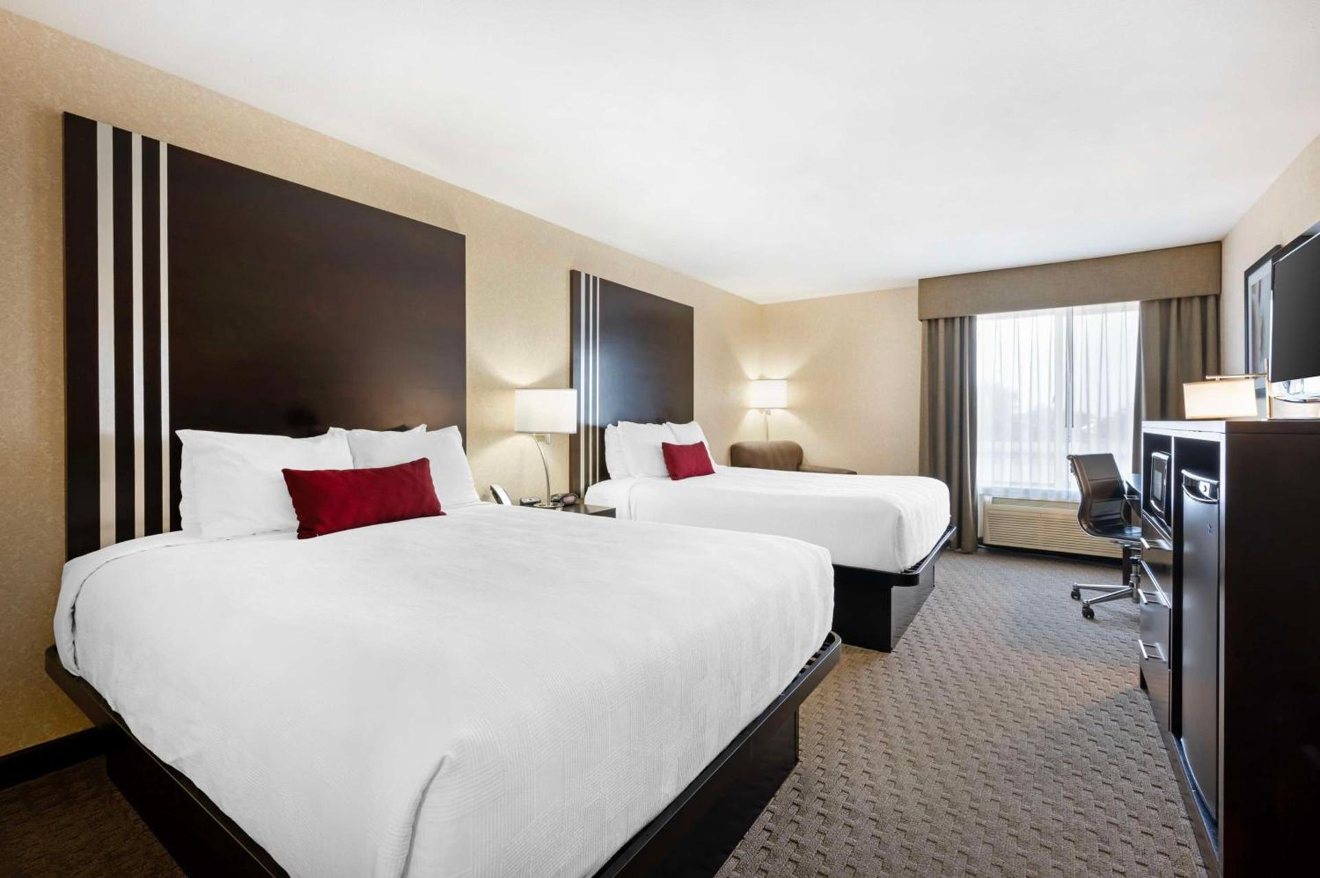 Best Western Plus Howe Inn photo 31