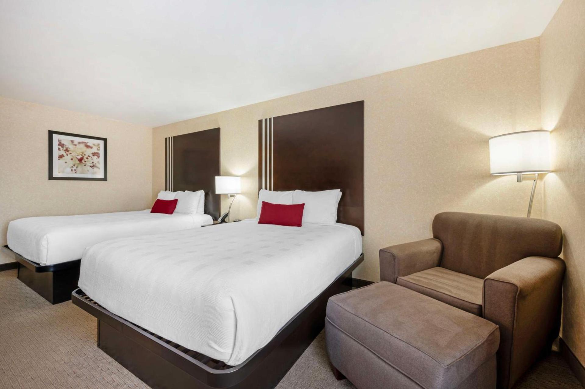 Best Western Plus Howe Inn photo 32