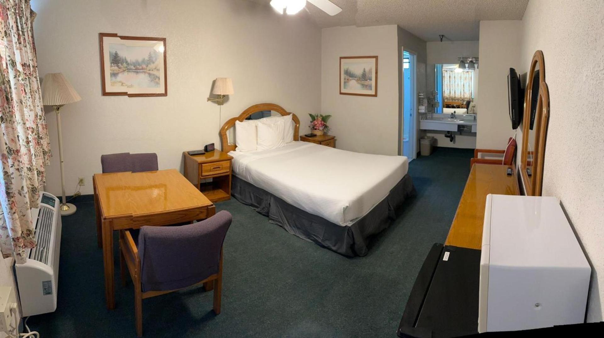 Formosa Inn photo 17