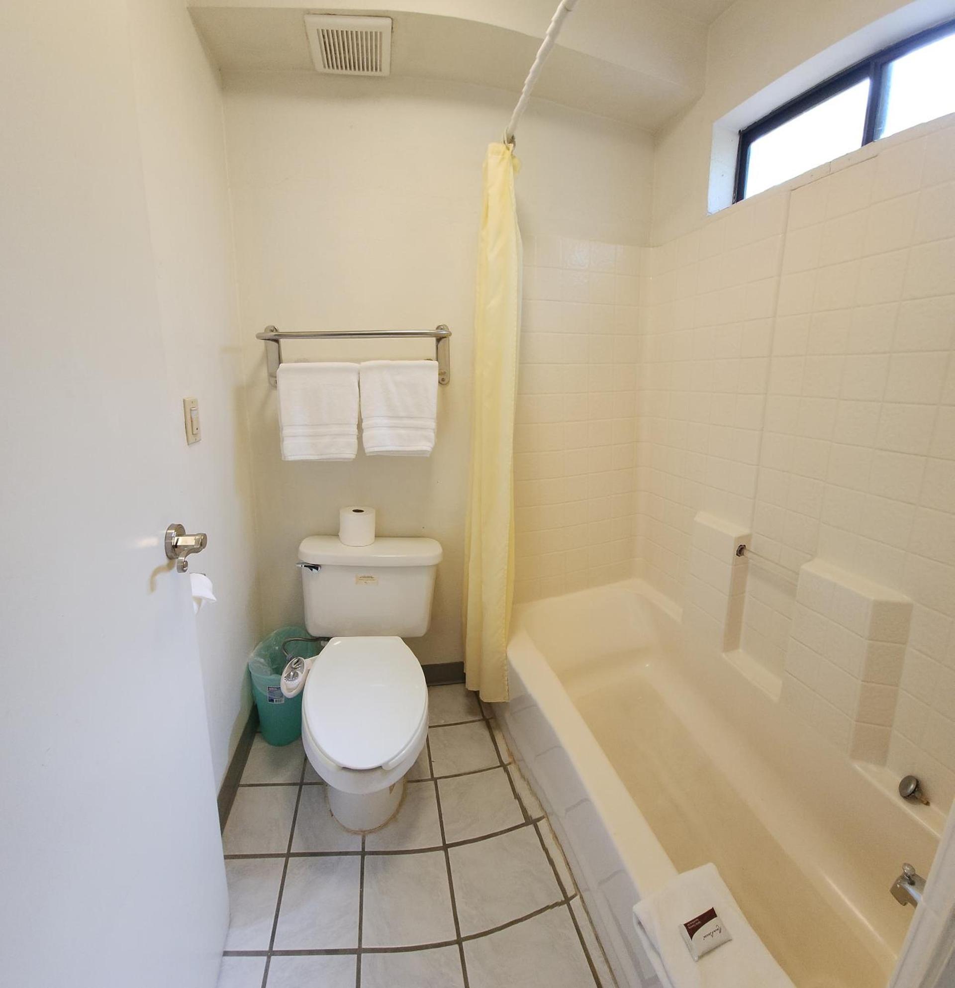Formosa Inn photo 11
