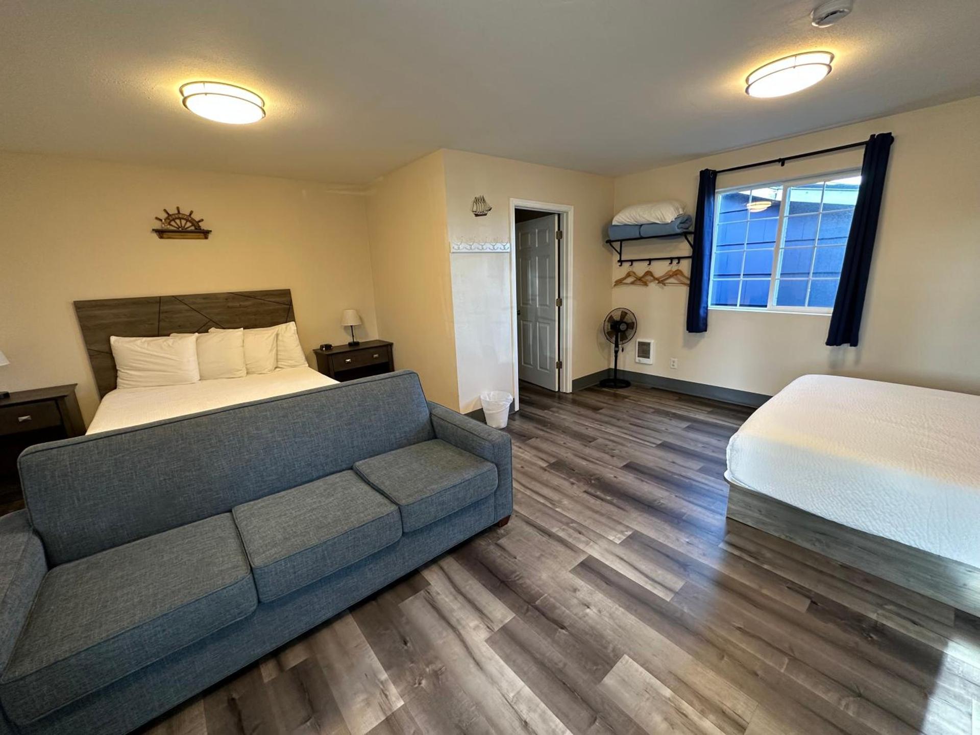 Coastal Inn and Suites photo 28