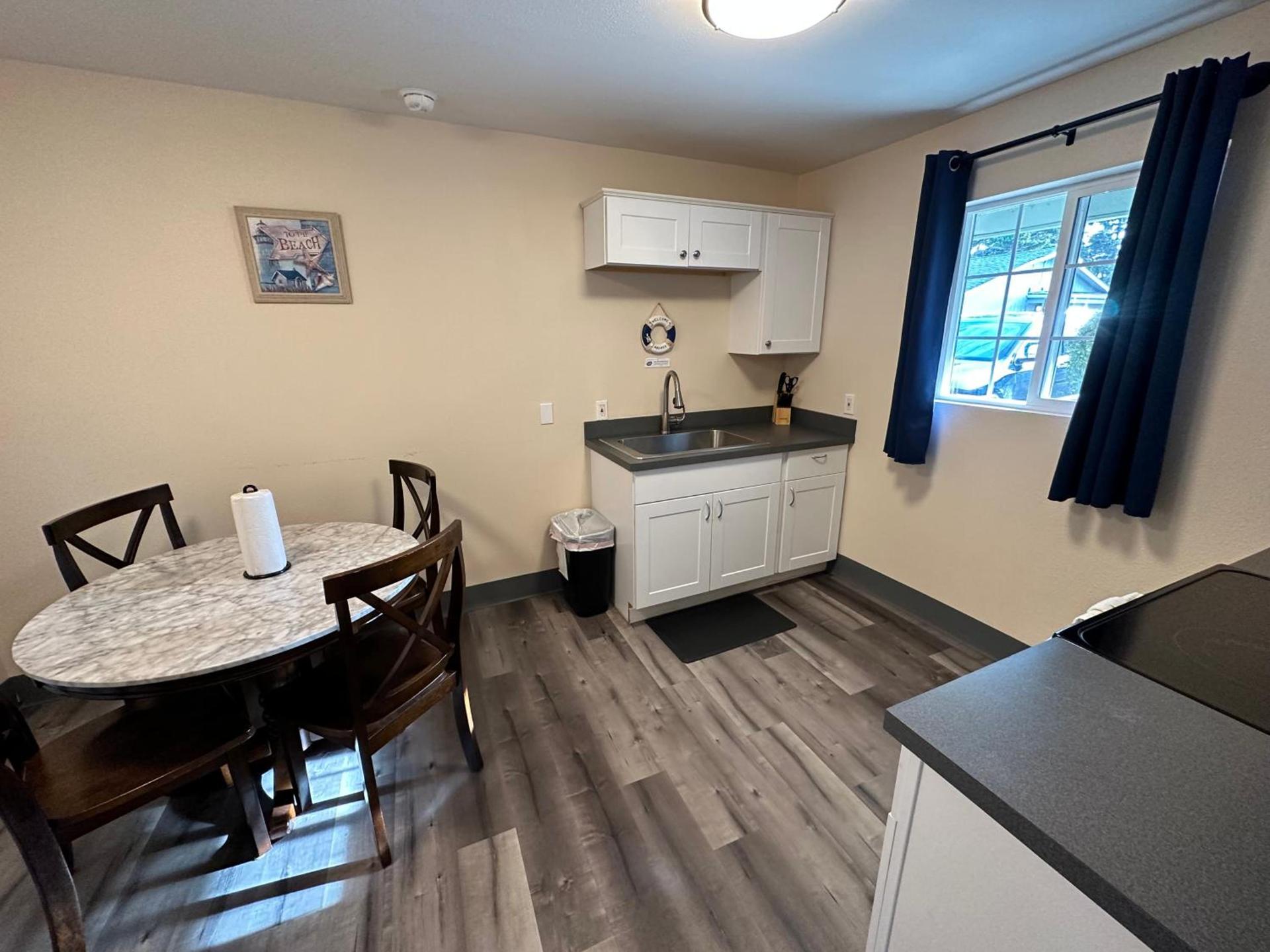 Coastal Inn and Suites photo 31