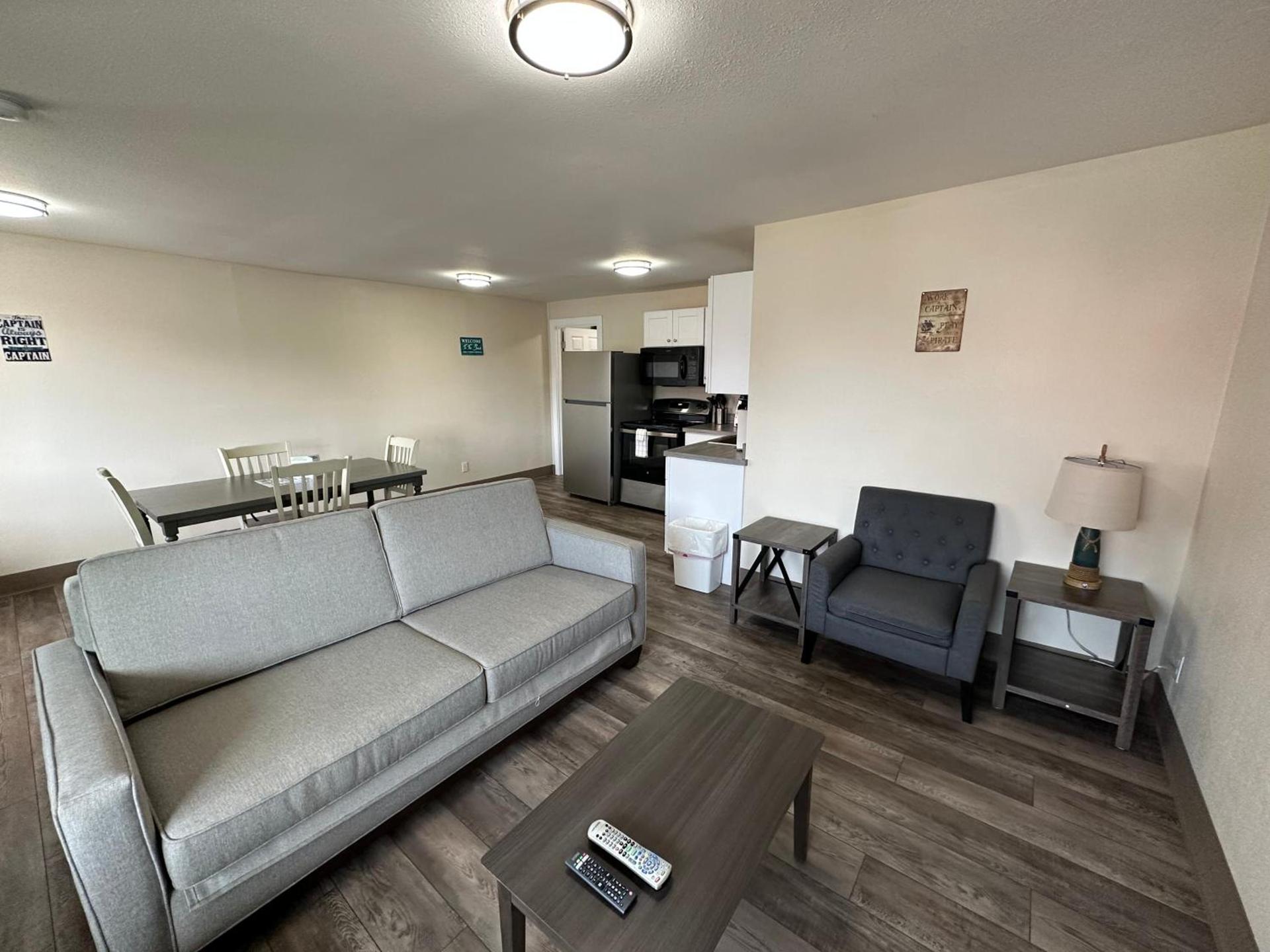 Coastal Inn and Suites photo 33
