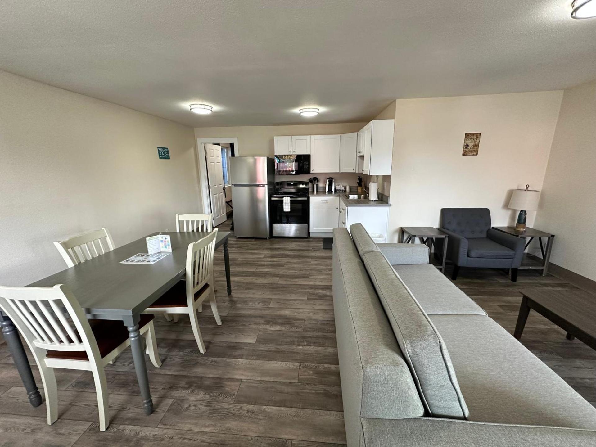 Coastal Inn and Suites photo 34