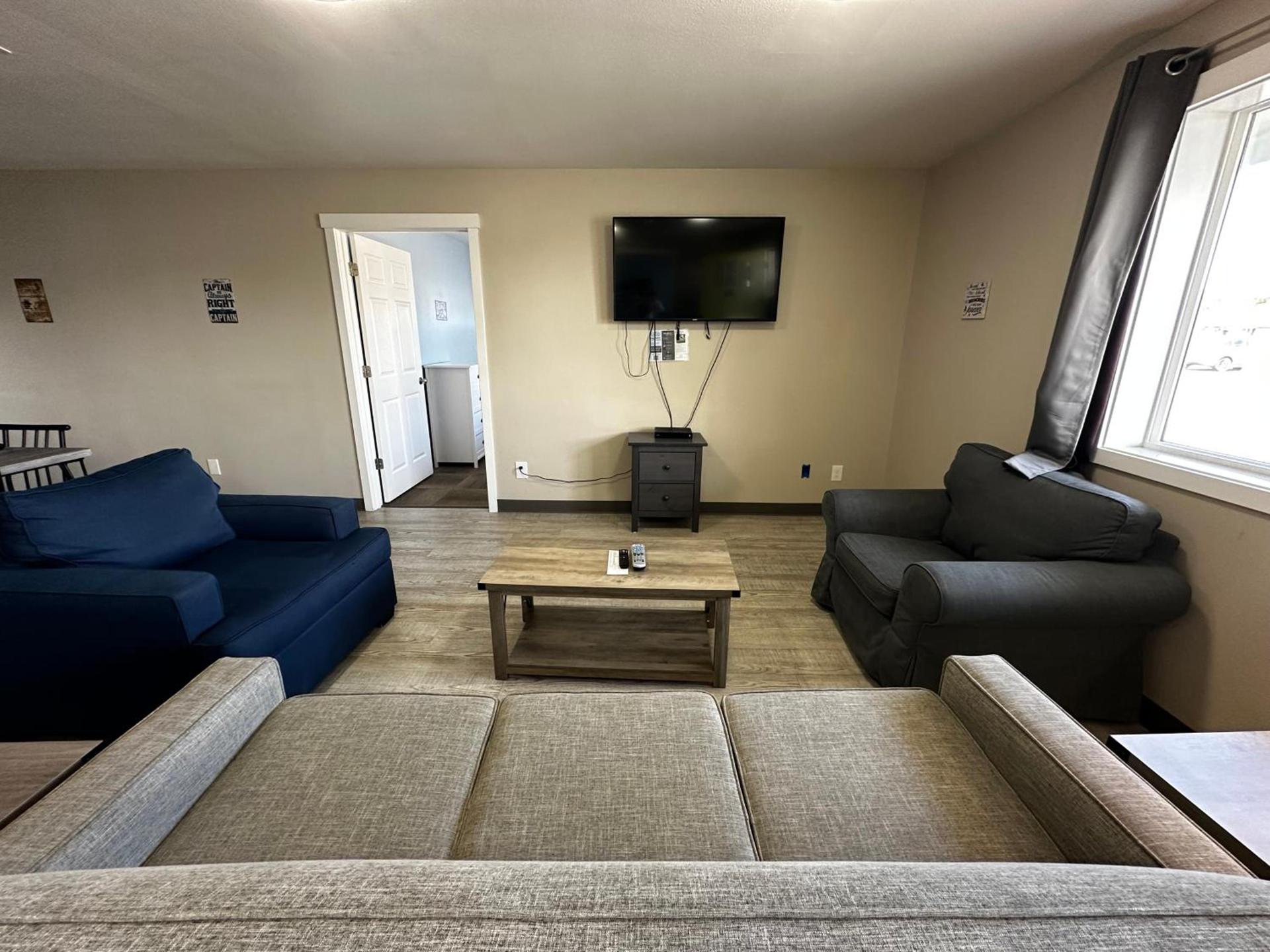 Coastal Inn and Suites photo 36