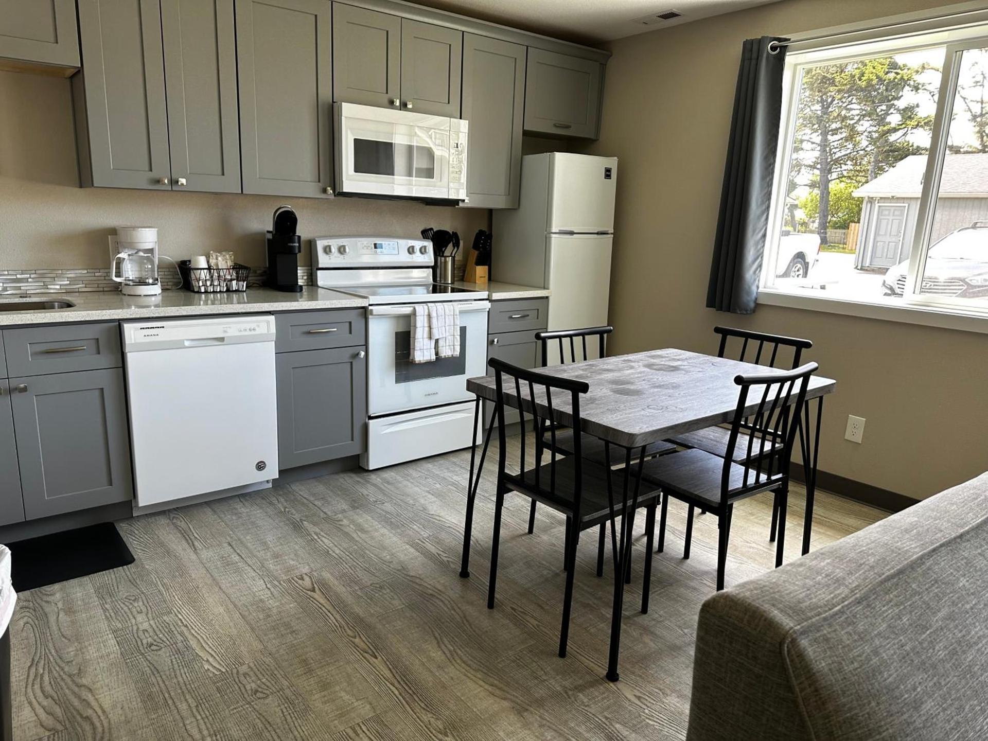 Coastal Inn and Suites photo 48
