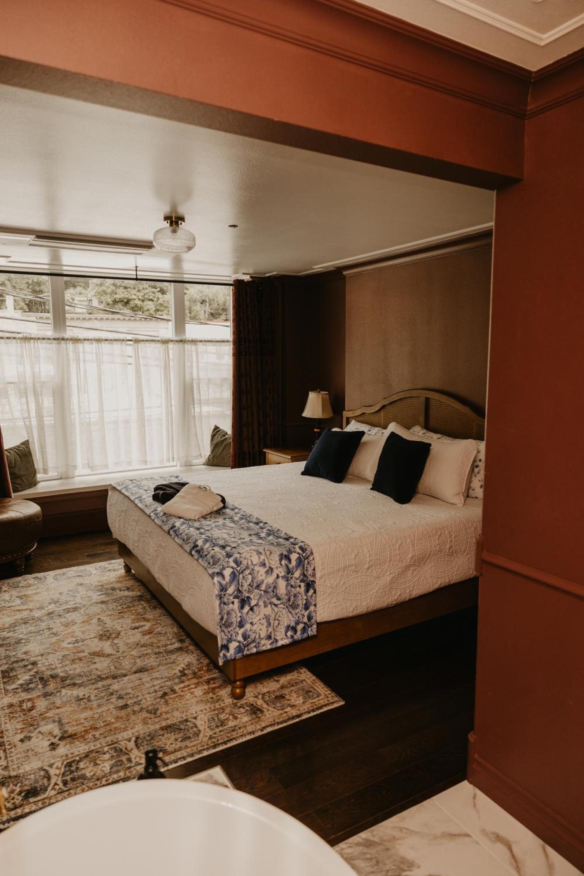 The Brooks Hotel Restaurant and Lounge photo 55